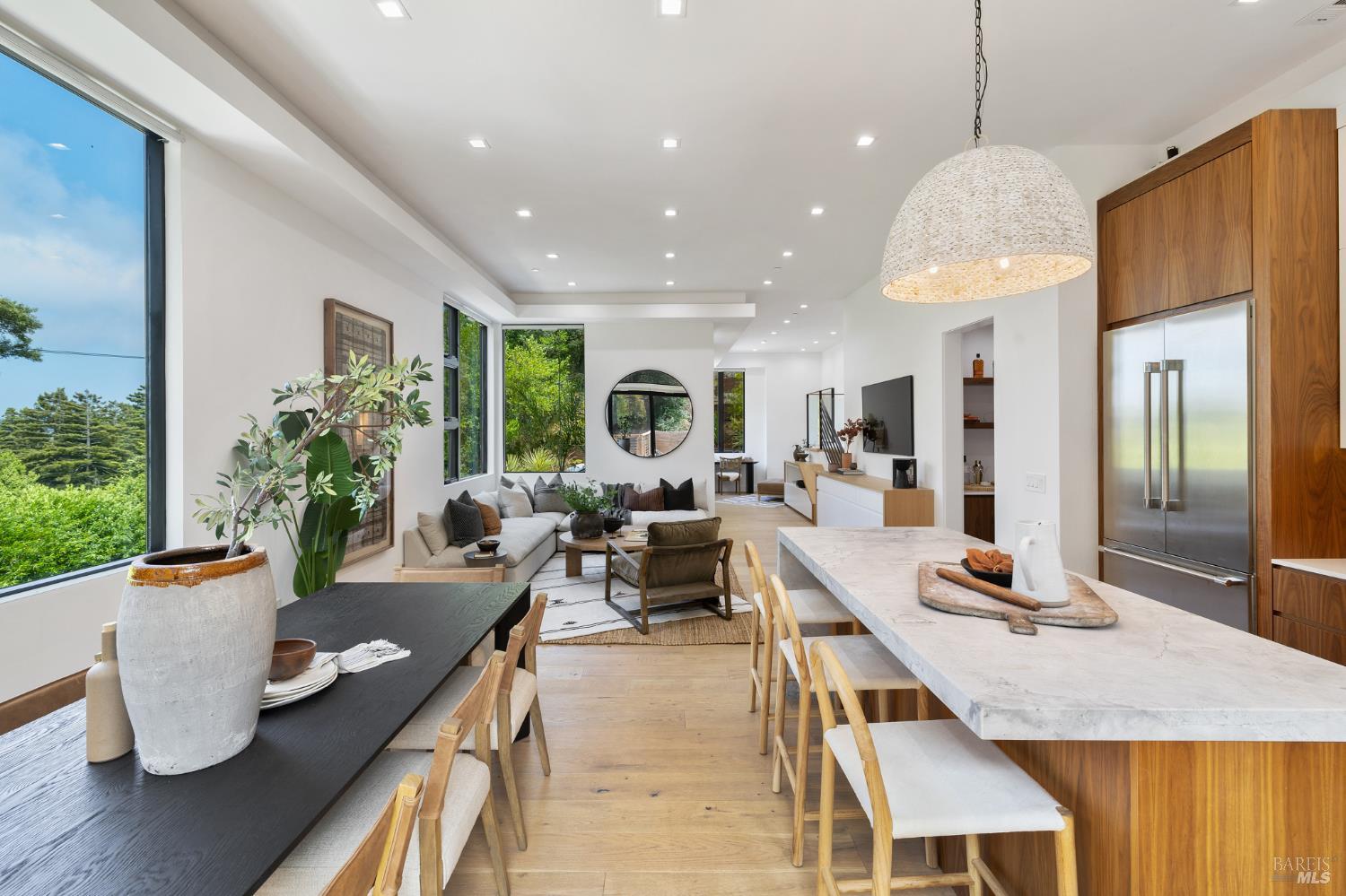Detail Gallery Image 1 of 1 For 390 N Ferndale Ave, Mill Valley,  CA 94941 - 3 Beds | 2/1 Baths