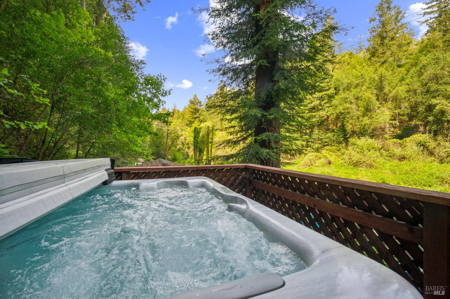 Detail Gallery Image 18 of 33 For 15910 E Austin Creek Rd, Cazadero,  CA 95421 - 2 Beds | 1 Baths