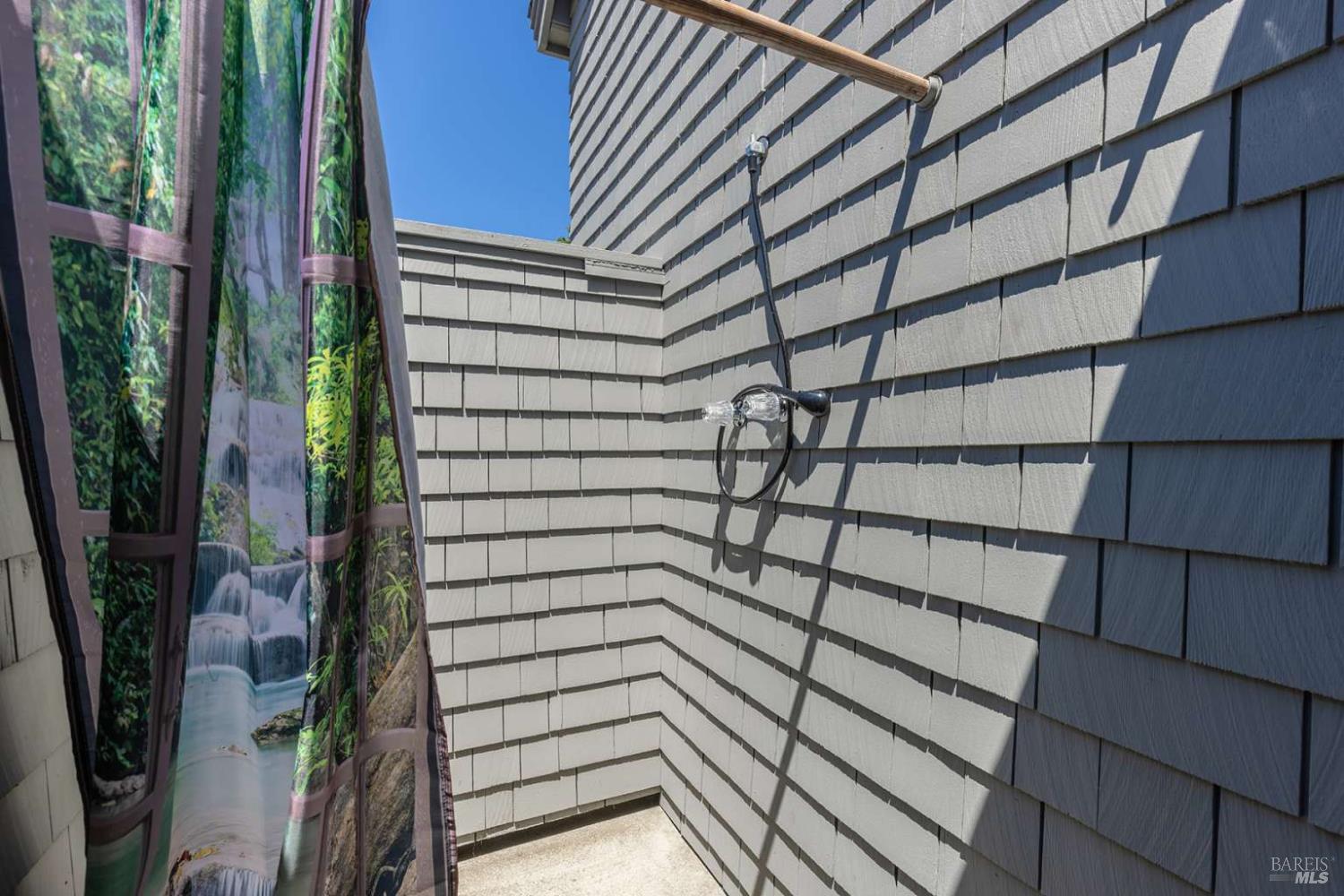 Detail Gallery Image 11 of 61 For 1513 Sea Way, Bodega Bay,  CA 94923 - 3 Beds | 2/1 Baths