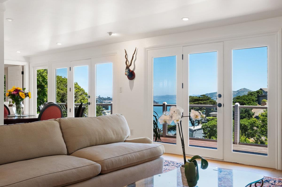 Detail Gallery Image 9 of 44 For 350 Sausalito Blvd, Sausalito,  CA 94965 - 4 Beds | 4/1 Baths