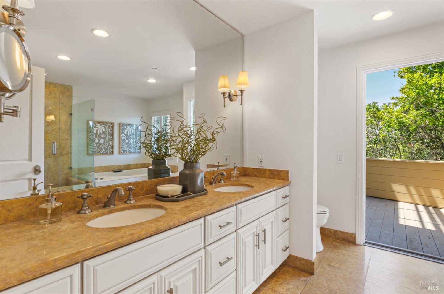 Detail Gallery Image 27 of 50 For 91 Round Hill Rd, Tiburon,  CA 94920 - 5 Beds | 4/1 Baths