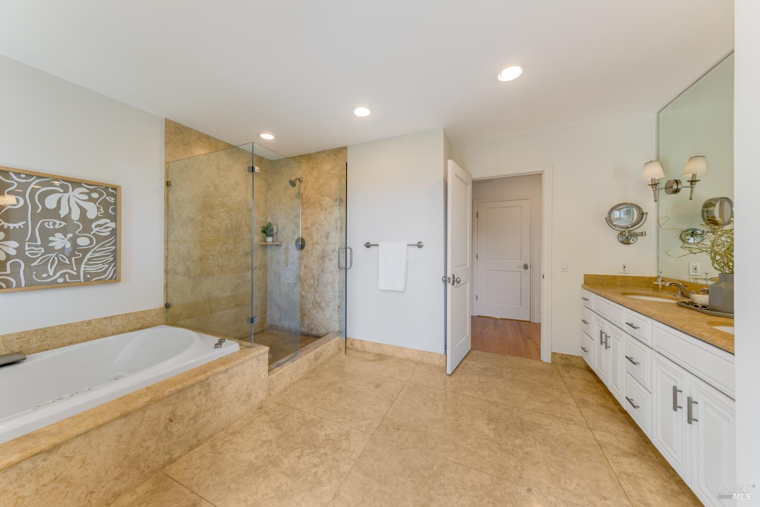 Detail Gallery Image 28 of 50 For 91 Round Hill Rd, Tiburon,  CA 94920 - 5 Beds | 4/1 Baths