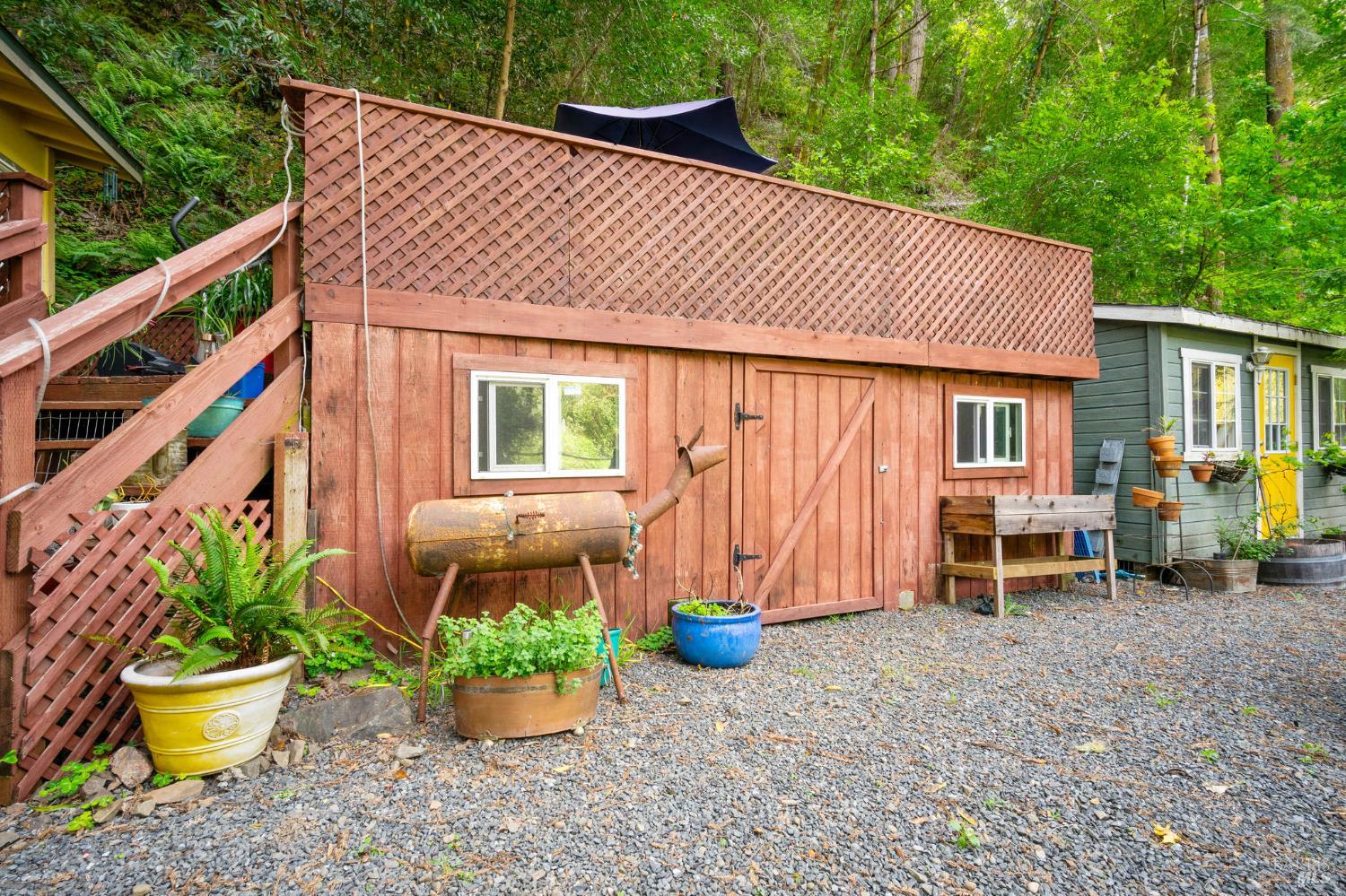 Detail Gallery Image 30 of 33 For 15910 E Austin Creek Rd, Cazadero,  CA 95421 - 2 Beds | 1 Baths
