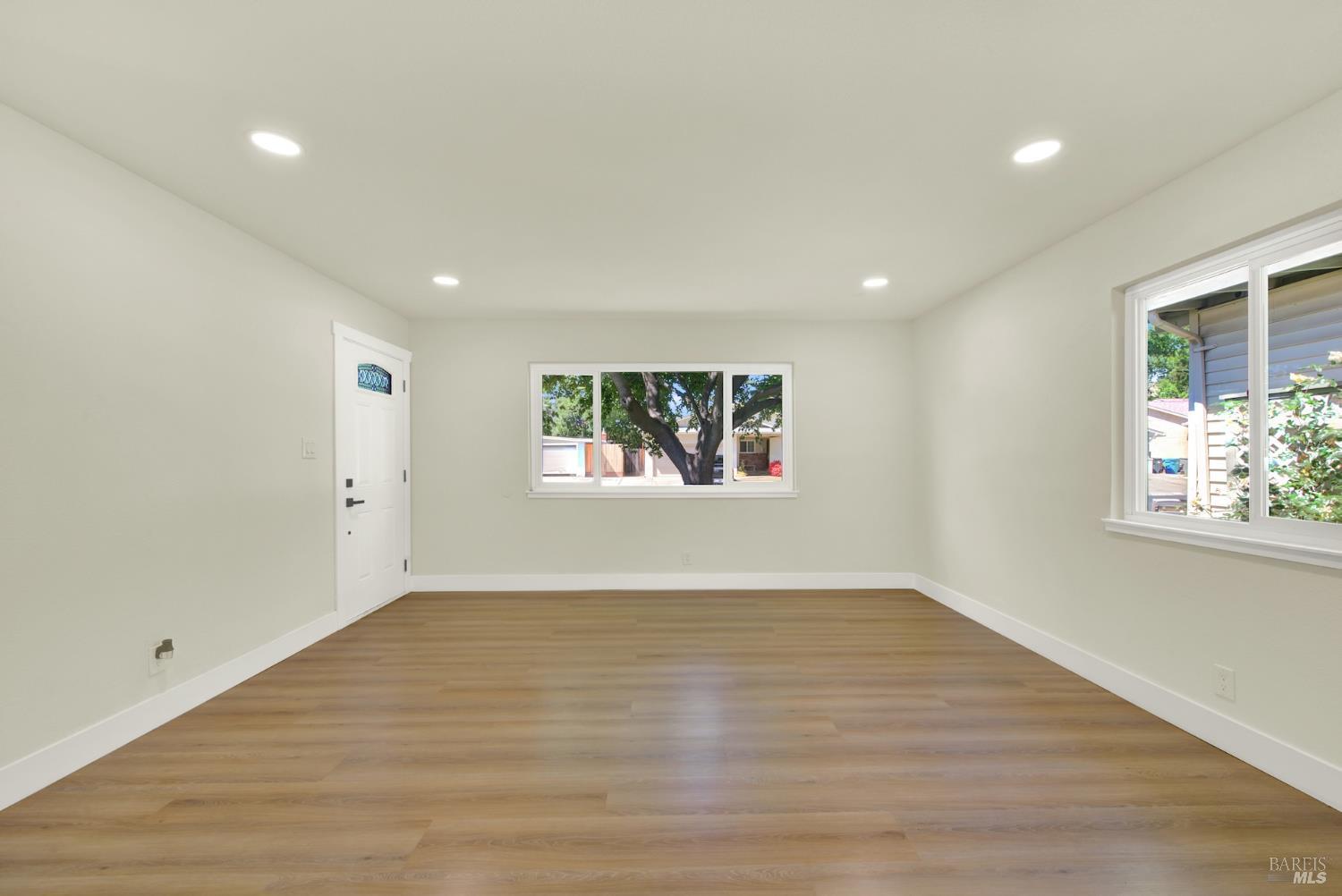 Detail Gallery Image 11 of 63 For 191 Juniper St, Vacaville,  CA 95688 - 3 Beds | 2 Baths