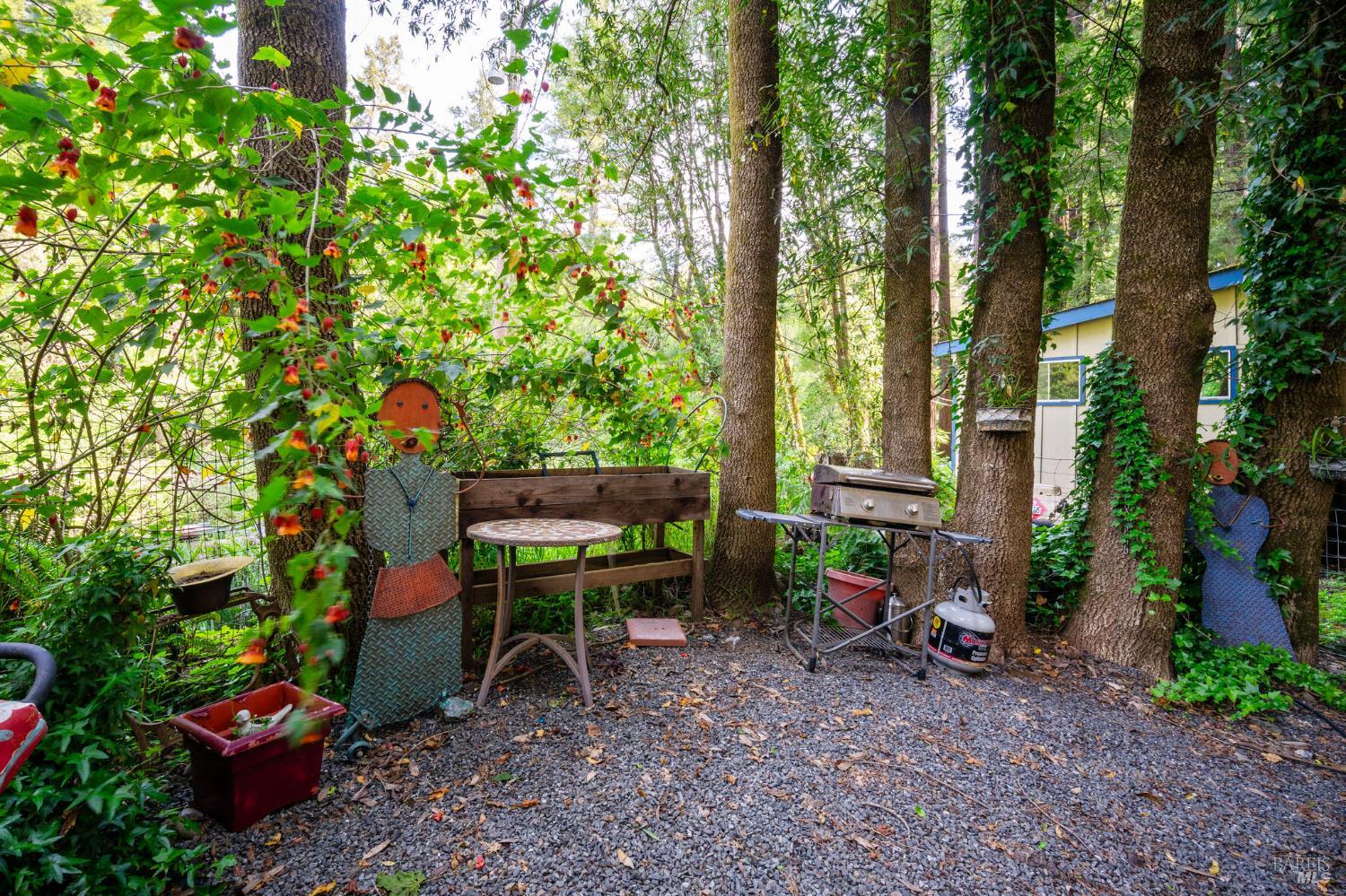 Detail Gallery Image 24 of 33 For 15910 E Austin Creek Rd, Cazadero,  CA 95421 - 2 Beds | 1 Baths