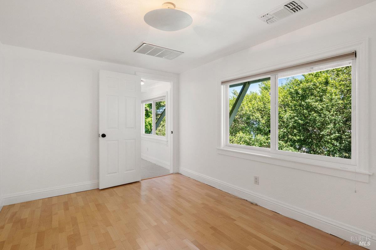 Detail Gallery Image 33 of 44 For 350 Sausalito Blvd, Sausalito,  CA 94965 - 4 Beds | 4/1 Baths