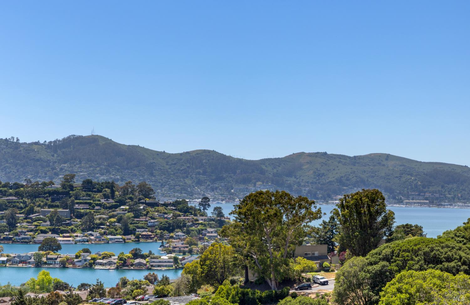 Detail Gallery Image 43 of 50 For 91 Round Hill Rd, Tiburon,  CA 94920 - 5 Beds | 4/1 Baths