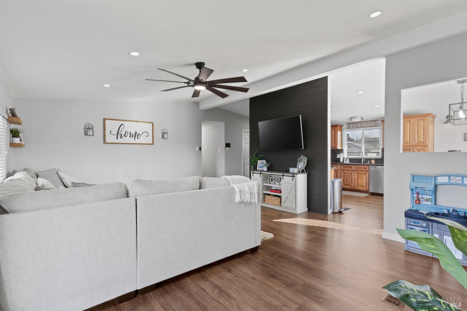 Detail Gallery Image 13 of 52 For 491 Aberdeen Way, Vacaville,  CA 95687 - 3 Beds | 2 Baths