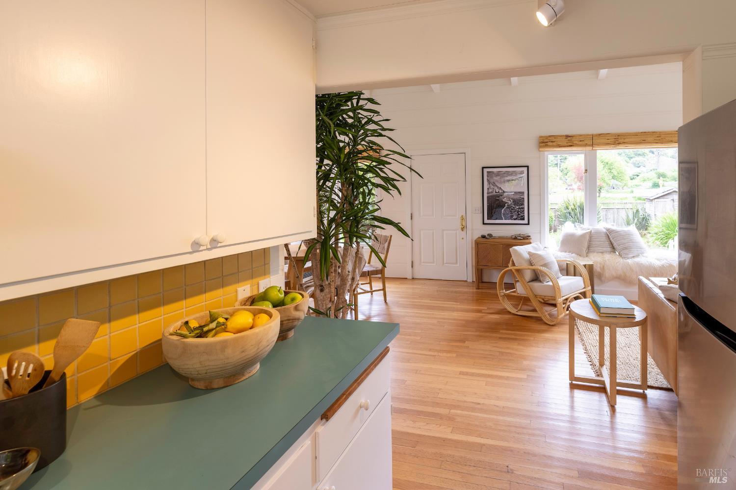 Detail Gallery Image 19 of 51 For 10 Park Ave, Bolinas,  CA 94924 - 2 Beds | 1/1 Baths