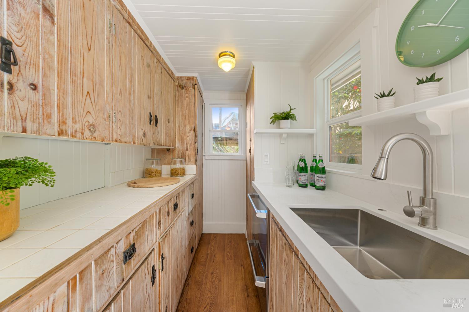 Detail Gallery Image 9 of 30 For 47 Woodside Ln, Mill Valley,  CA 94941 - 2 Beds | 2 Baths