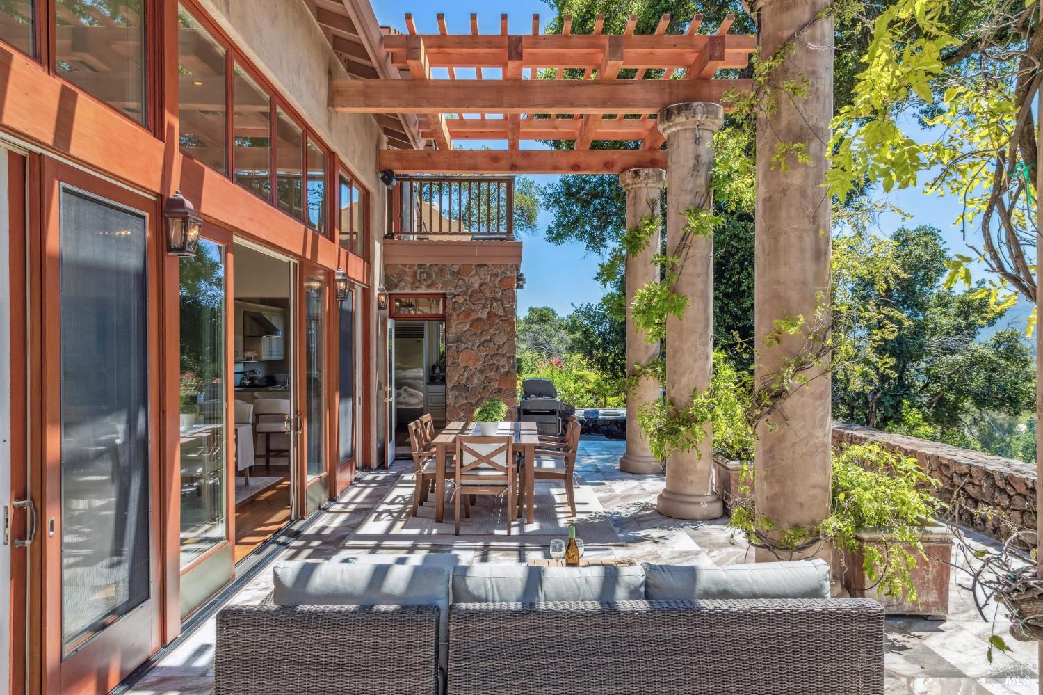Detail Gallery Image 9 of 83 For 107 Knoll Ct, Saint Helena,  CA 94574 - 4 Beds | 3/1 Baths