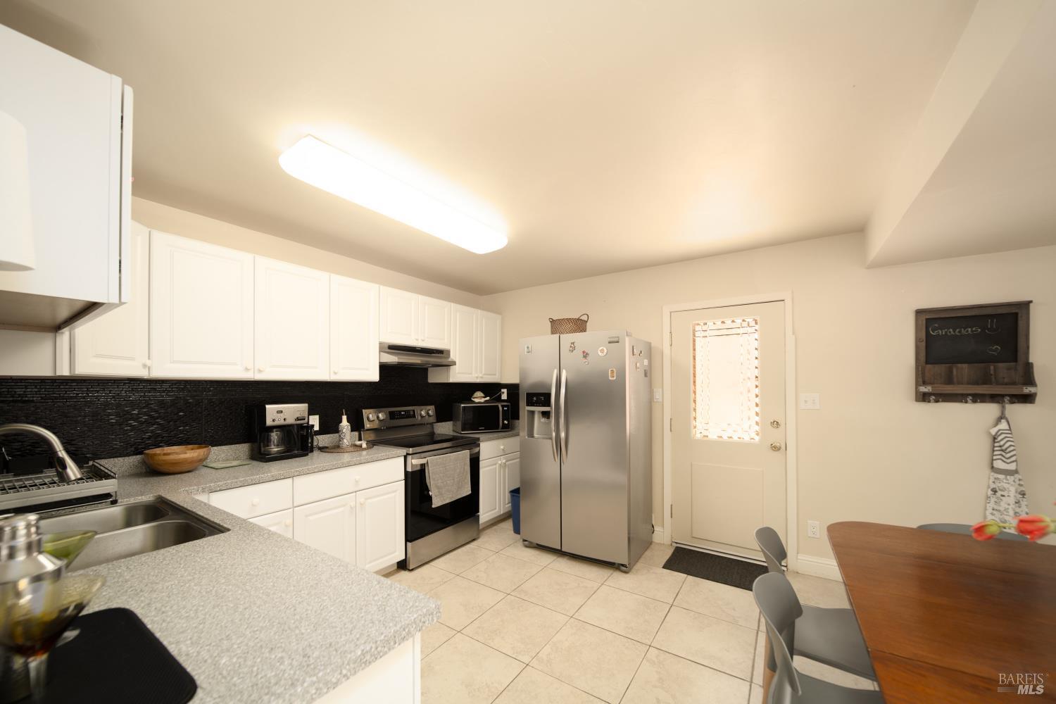 Detail Gallery Image 5 of 25 For 15213 Wee Way, Guerneville,  CA 95446 - 3 Beds | 2 Baths