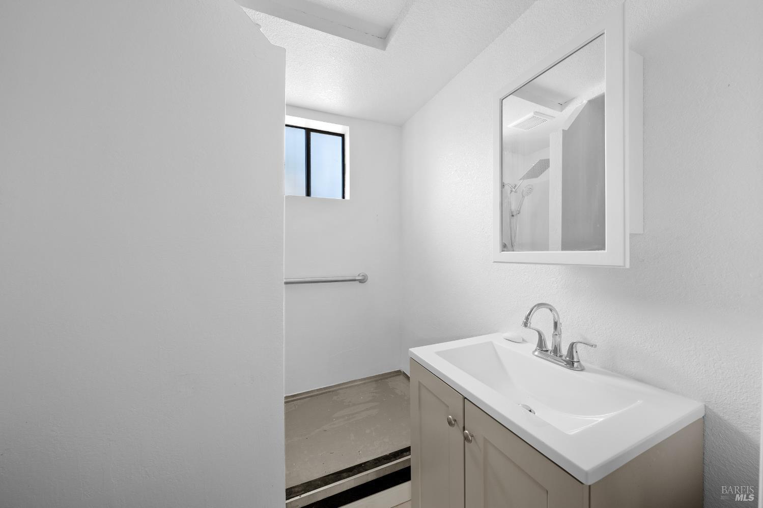 Detail Gallery Image 31 of 94 For 17651 Van Arsdale Rd, Potter Valley,  CA 95469 - 6 Beds | 5 Baths