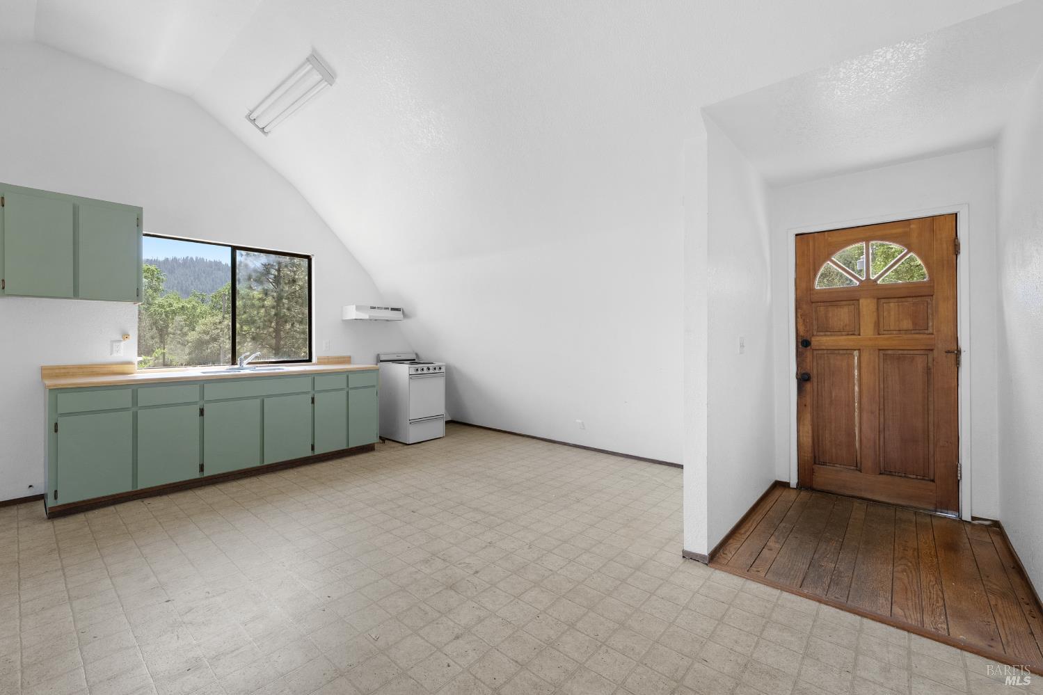 Detail Gallery Image 45 of 94 For 17651 Van Arsdale Rd, Potter Valley,  CA 95469 - 6 Beds | 5 Baths