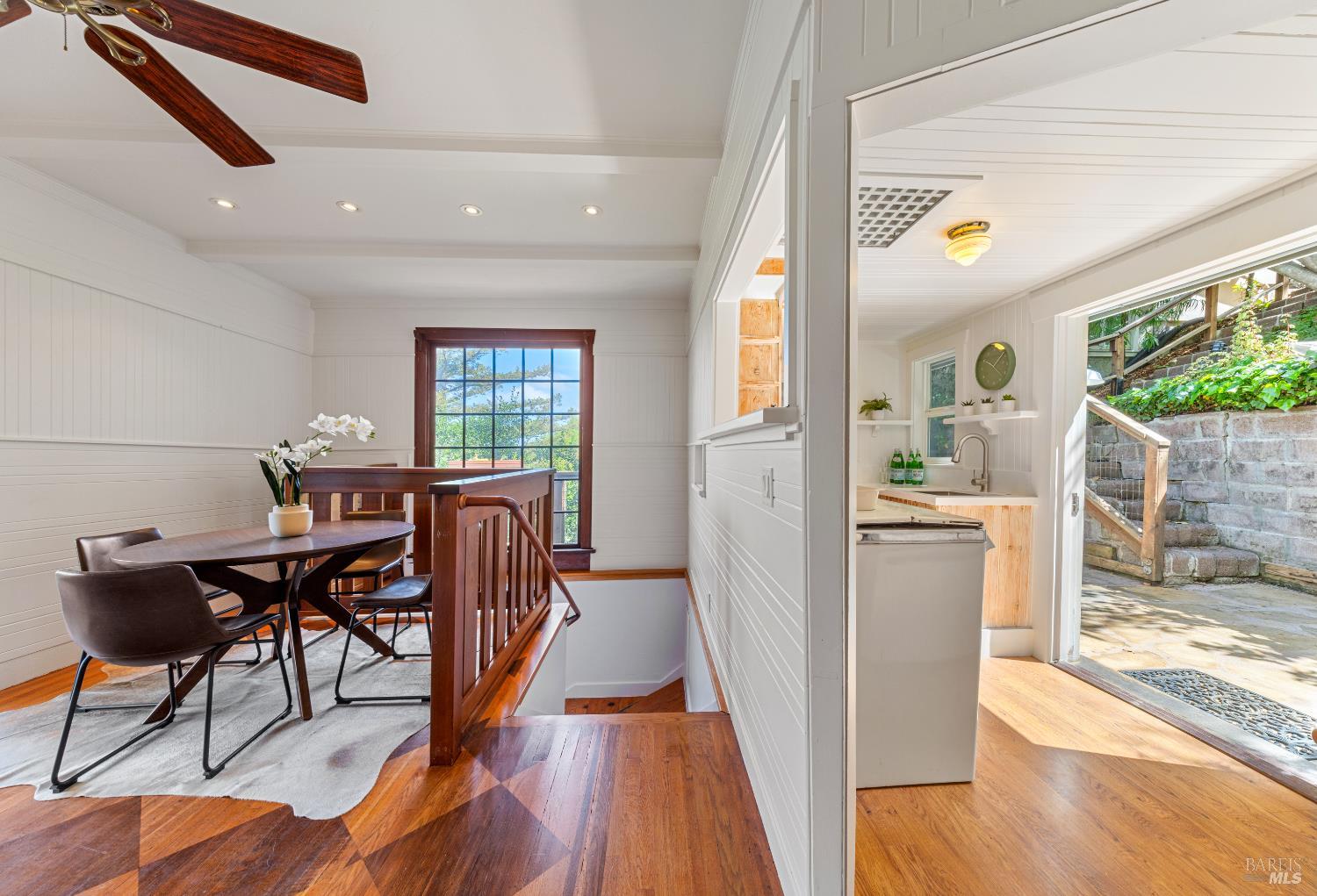 Detail Gallery Image 17 of 30 For 47 Woodside Ln, Mill Valley,  CA 94941 - 2 Beds | 2 Baths