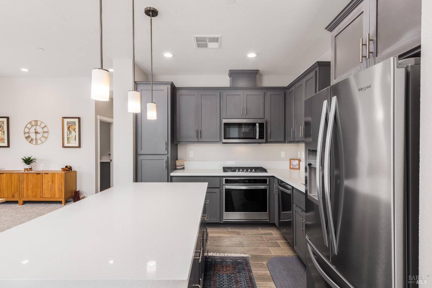 Detail Gallery Image 6 of 32 For 1455 Acorn Way, Windsor,  CA 95492 - 3 Beds | 2 Baths