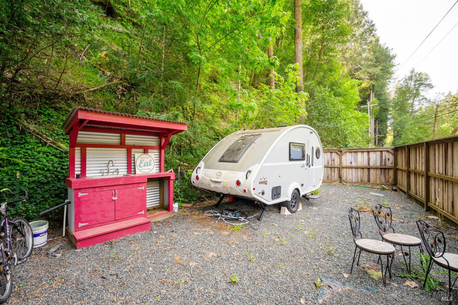 Detail Gallery Image 29 of 33 For 15910 E Austin Creek Rd, Cazadero,  CA 95421 - 2 Beds | 1 Baths