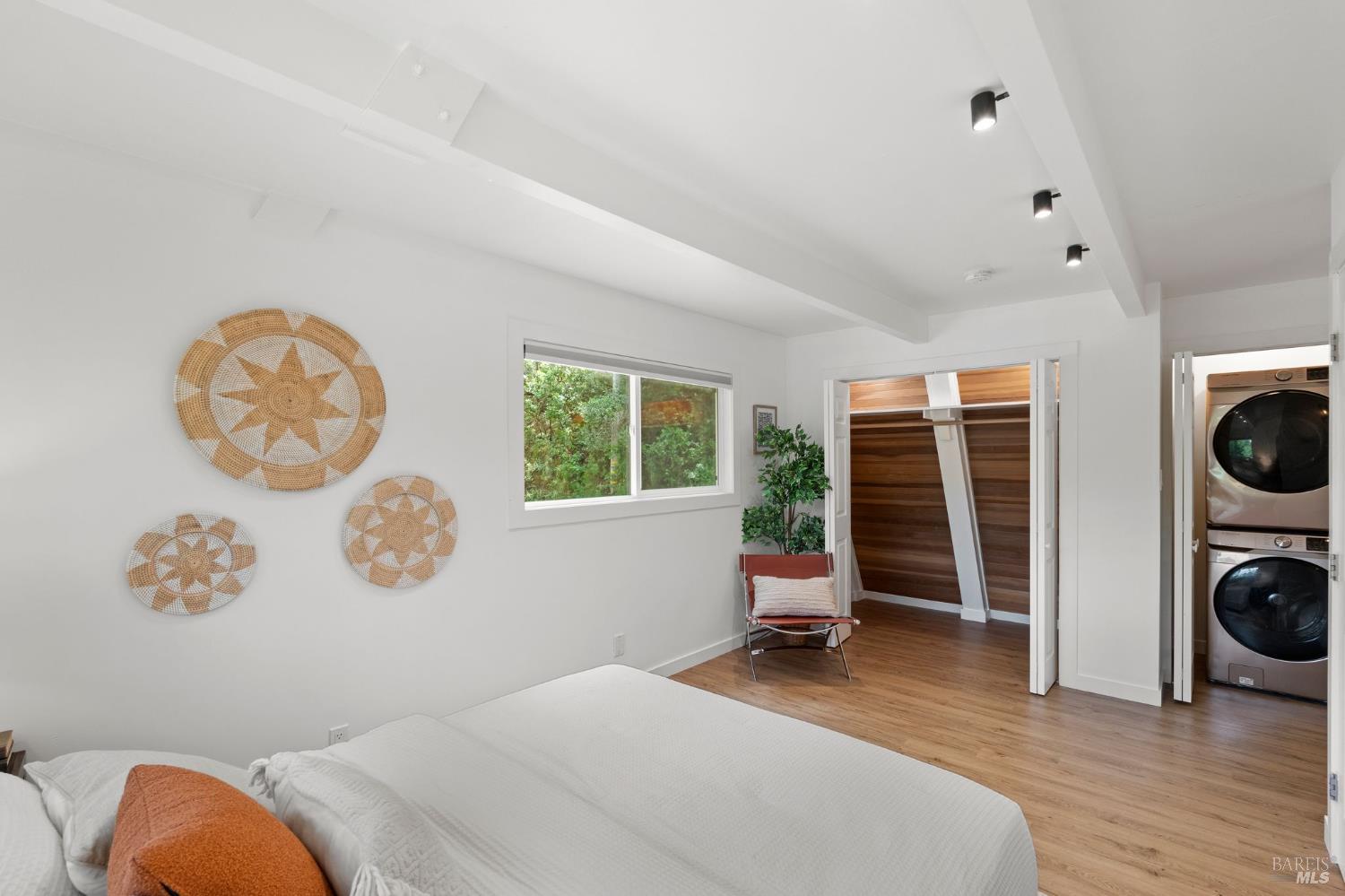 Detail Gallery Image 14 of 66 For 60 Piper Ln, Fairfax,  CA 94930 - 3 Beds | 2 Baths