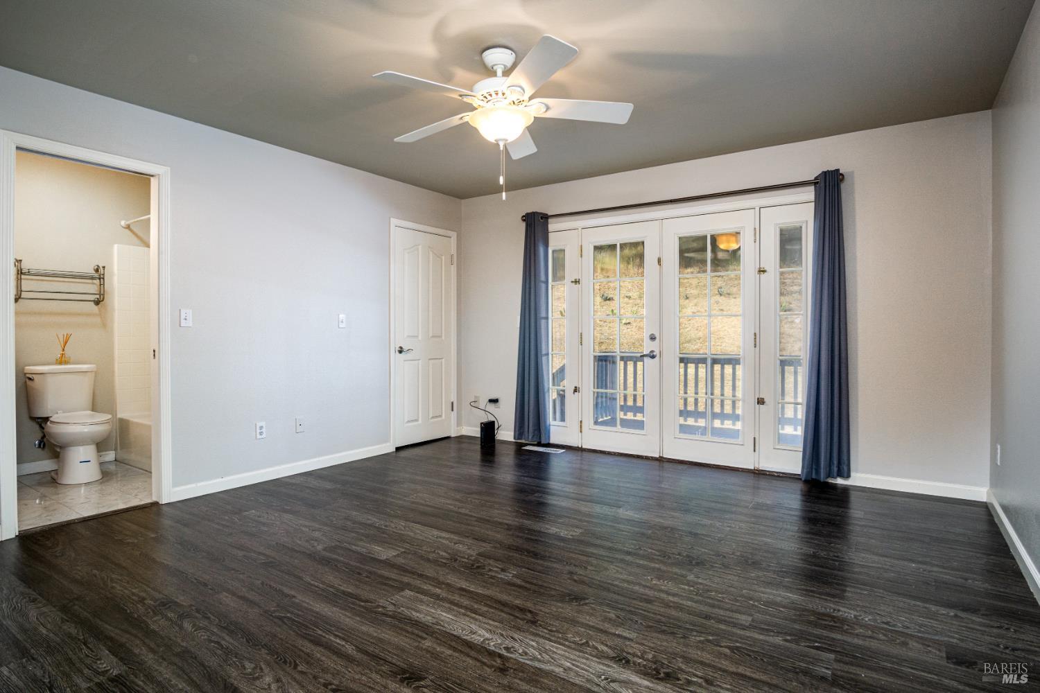 Detail Gallery Image 18 of 53 For 16544 Hacienda Ct, Hidden Valley Lake,  CA 95467 - 5 Beds | 3 Baths
