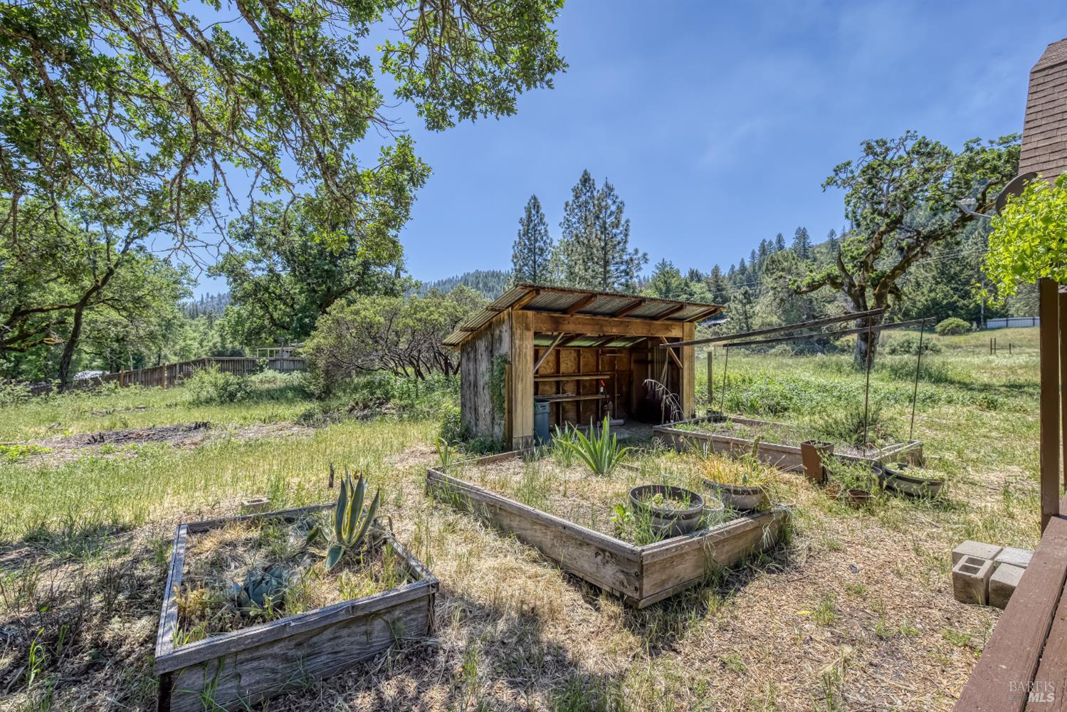 Detail Gallery Image 37 of 94 For 17651 Van Arsdale Rd, Potter Valley,  CA 95469 - 6 Beds | 5 Baths