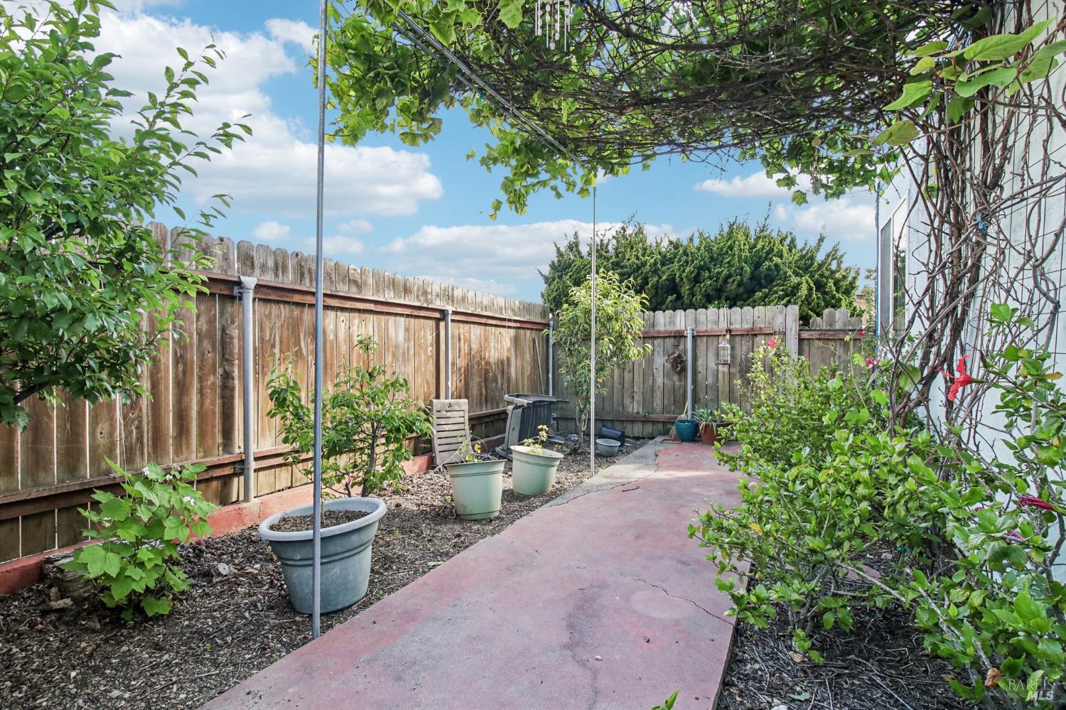 Detail Gallery Image 16 of 20 For 6101 Rosalind Ave, Richmond,  CA 94805 - 5 Beds | 4 Baths