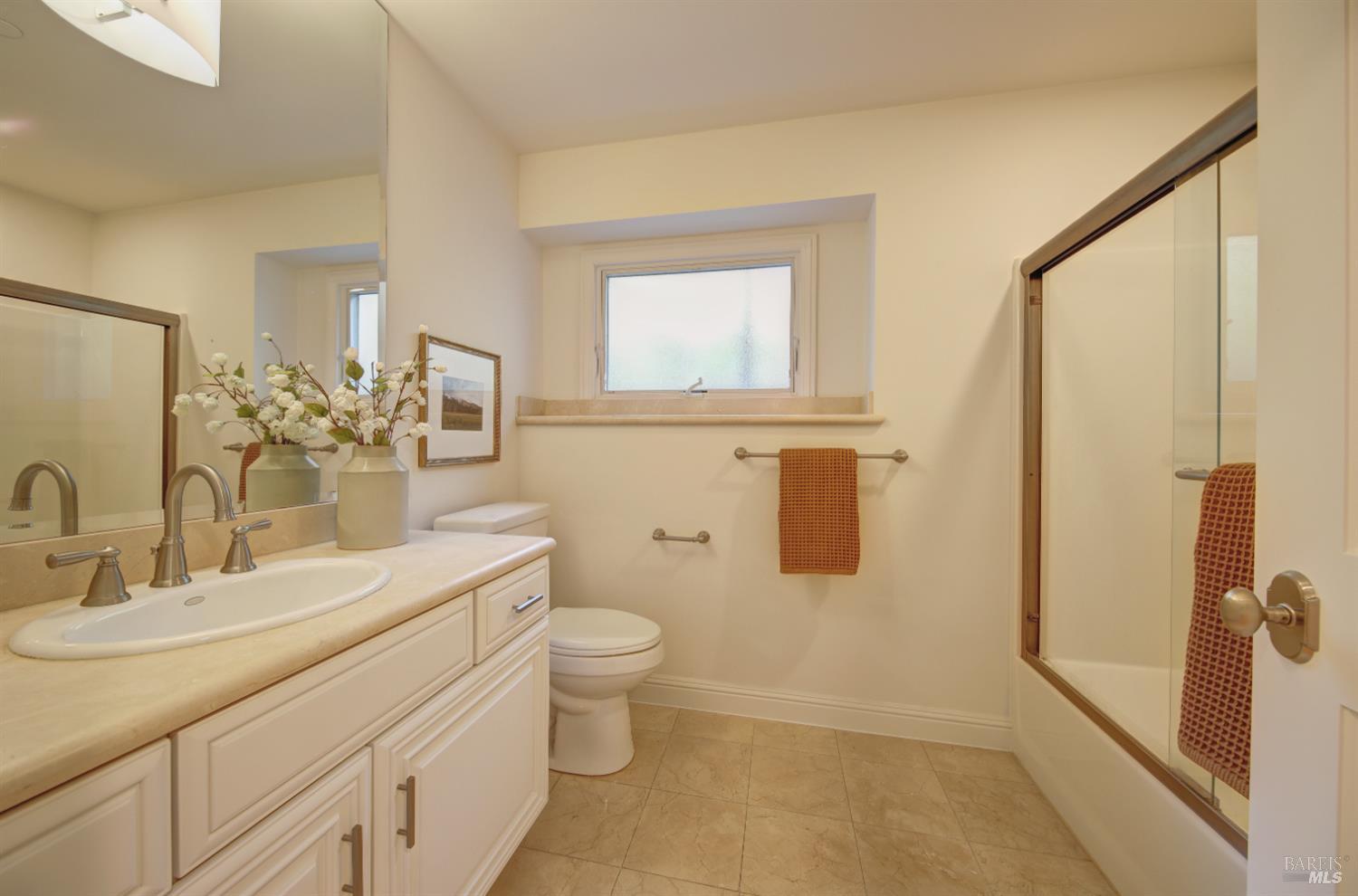 Detail Gallery Image 35 of 50 For 91 Round Hill Rd, Tiburon,  CA 94920 - 5 Beds | 4/1 Baths