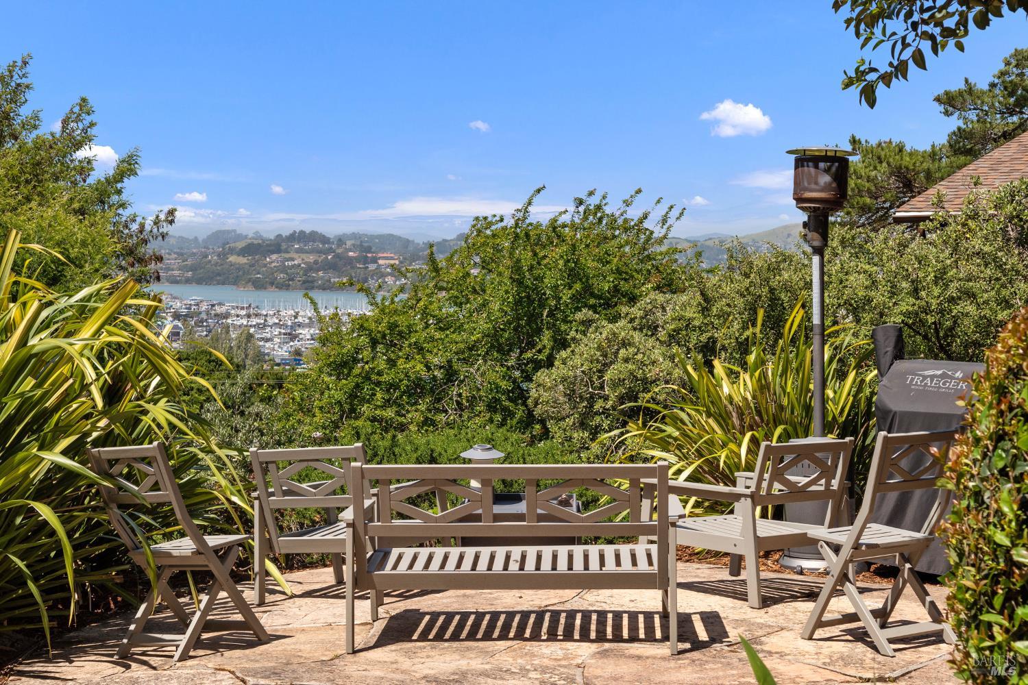 Detail Gallery Image 5 of 11 For 20 Woodward Ave, Sausalito,  CA 94965 - – Beds | – Baths