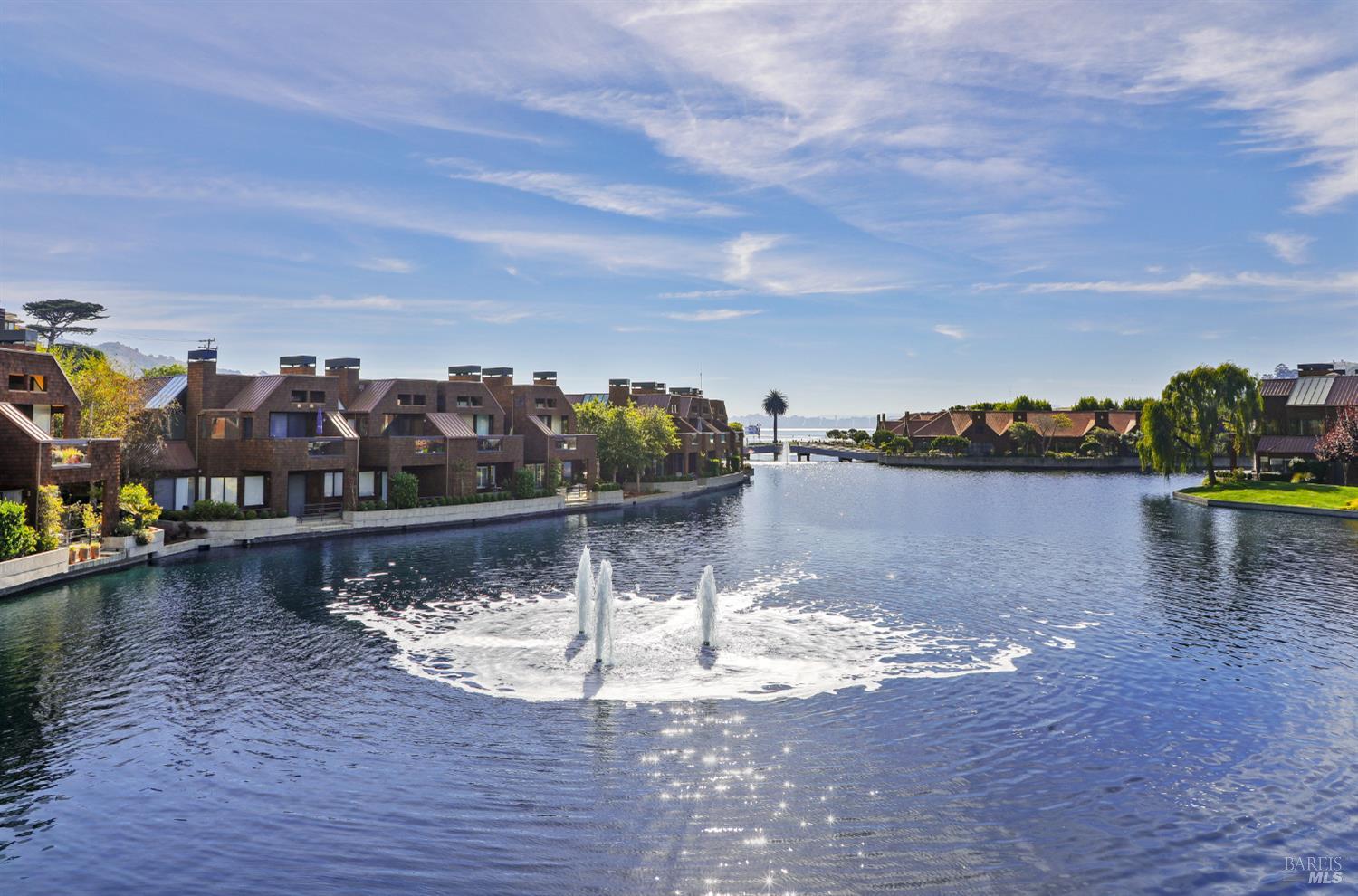 Detail Gallery Image 30 of 36 For 44 Lagoon Vis, Tiburon,  CA 94920 - 2 Beds | 2 Baths