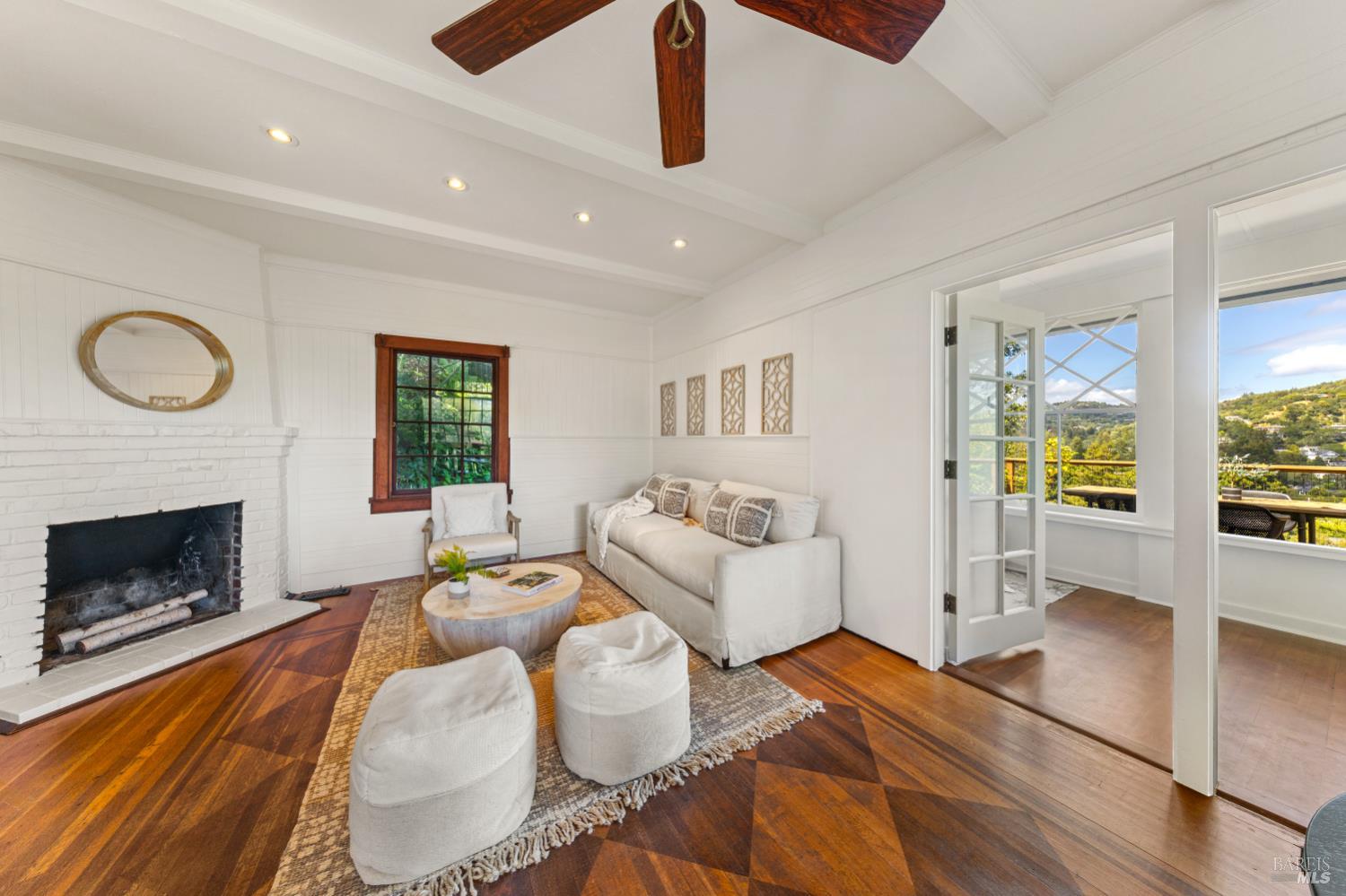 Detail Gallery Image 13 of 30 For 47 Woodside Ln, Mill Valley,  CA 94941 - 2 Beds | 2 Baths
