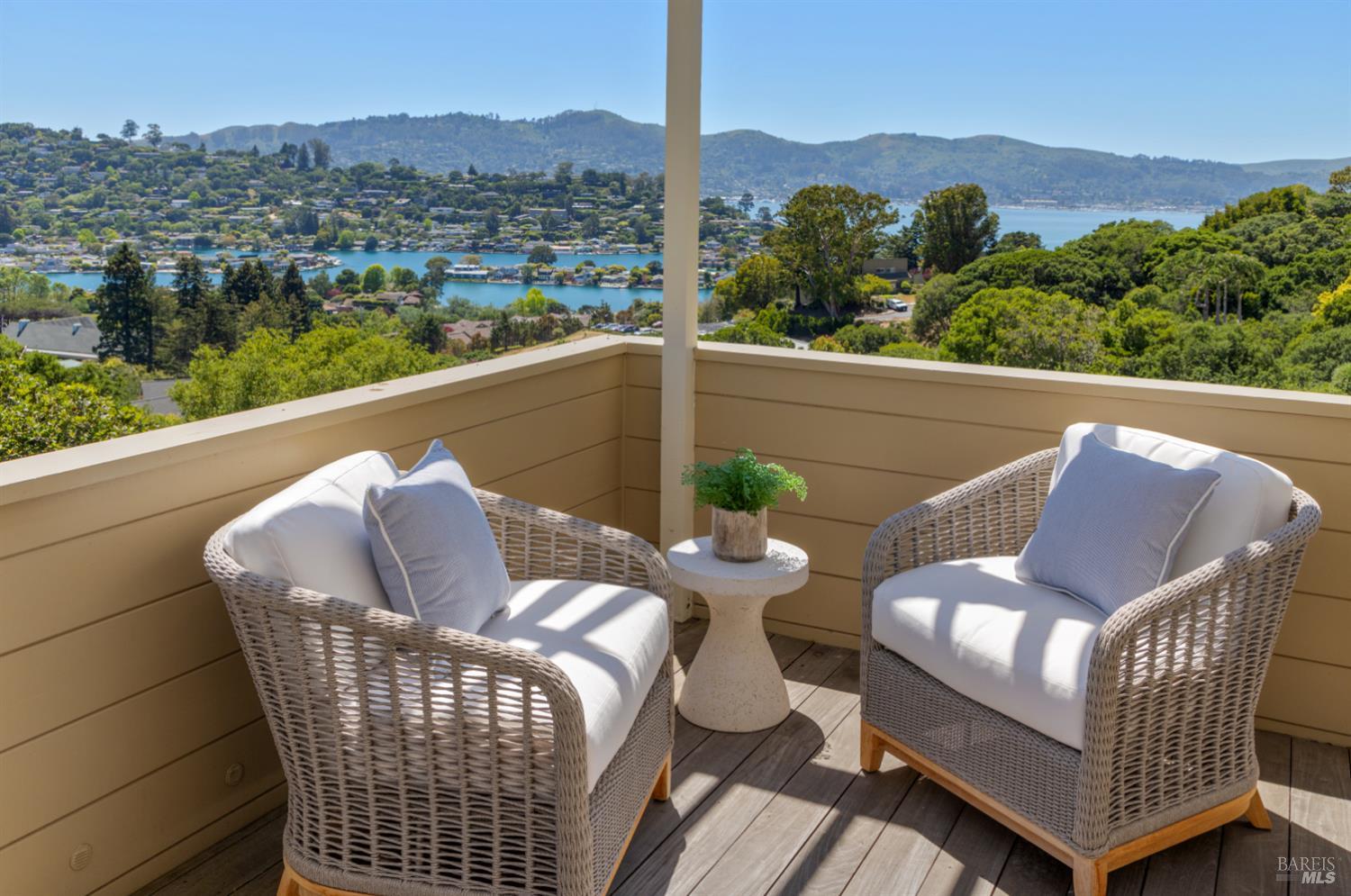 Detail Gallery Image 41 of 50 For 91 Round Hill Rd, Tiburon,  CA 94920 - 5 Beds | 4/1 Baths