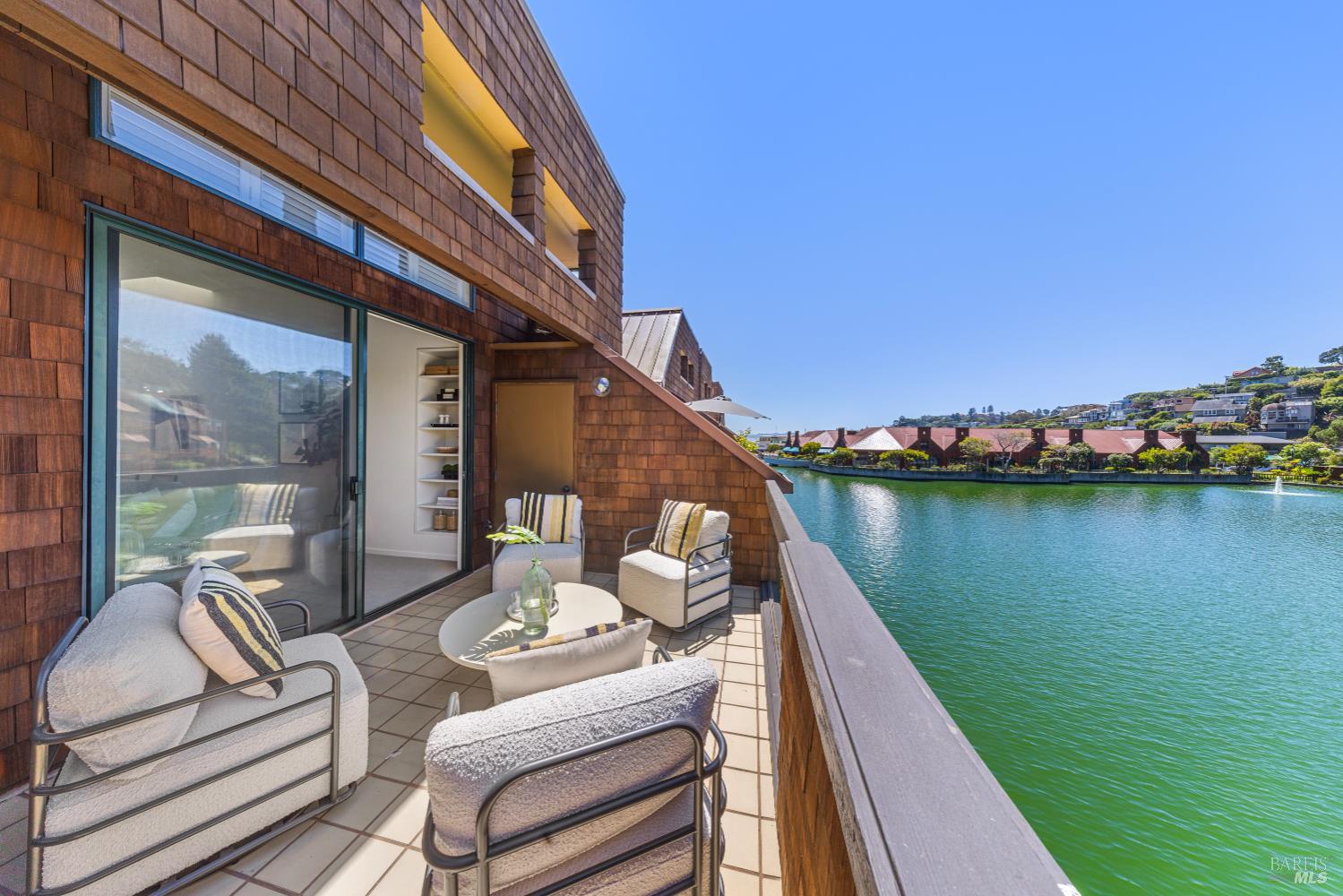 Detail Gallery Image 23 of 36 For 44 Lagoon Vis, Tiburon,  CA 94920 - 2 Beds | 2 Baths
