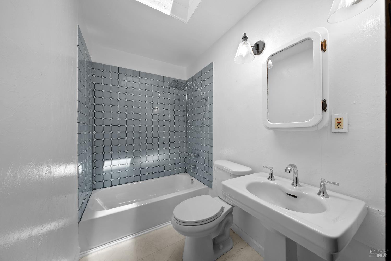 Detail Gallery Image 70 of 94 For 17651 Van Arsdale Rd, Potter Valley,  CA 95469 - 6 Beds | 5 Baths