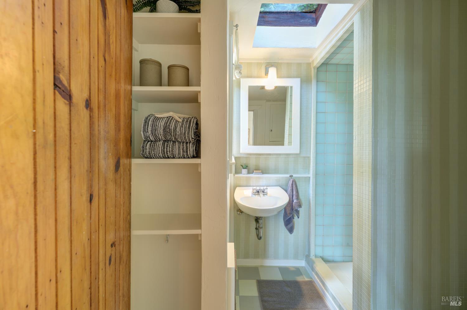 Detail Gallery Image 28 of 30 For 47 Woodside Ln, Mill Valley,  CA 94941 - 2 Beds | 2 Baths