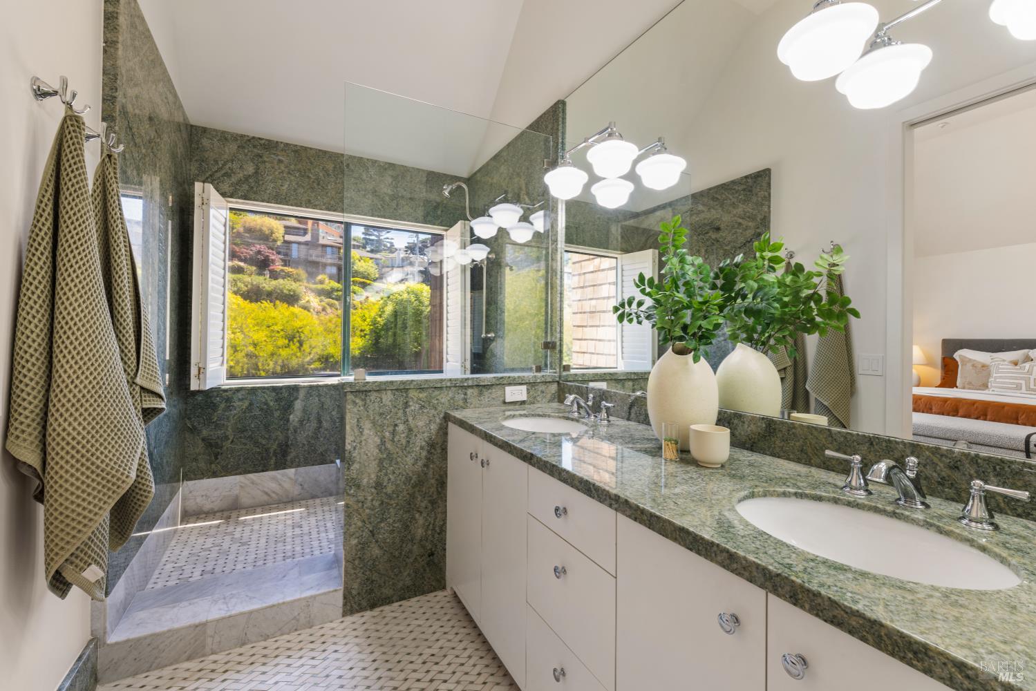 Detail Gallery Image 16 of 36 For 44 Lagoon Vis, Tiburon,  CA 94920 - 2 Beds | 2 Baths