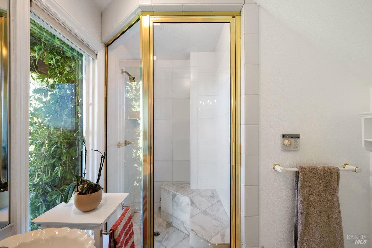 Detail Gallery Image 29 of 44 For 350 Sausalito Blvd, Sausalito,  CA 94965 - 4 Beds | 4/1 Baths