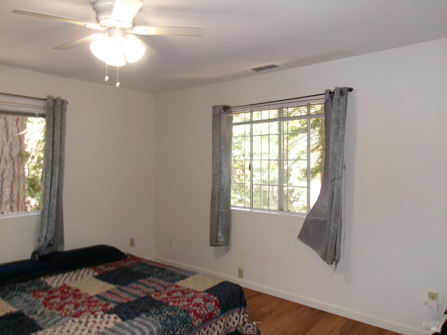 Detail Gallery Image 6 of 12 For 24580 Lilac Rd, Willits,  CA 95490 - 4 Beds | 2 Baths