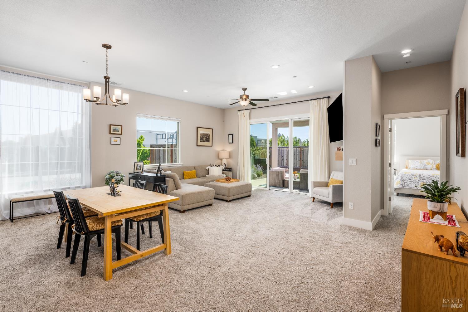 Detail Gallery Image 12 of 32 For 1455 Acorn Way, Windsor,  CA 95492 - 3 Beds | 2 Baths