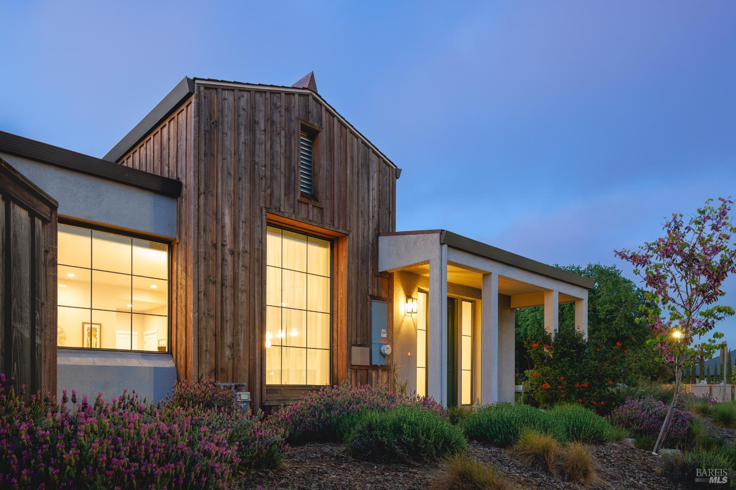 Detail Gallery Image 2 of 32 For 1455 Acorn Way, Windsor,  CA 95492 - 3 Beds | 2 Baths