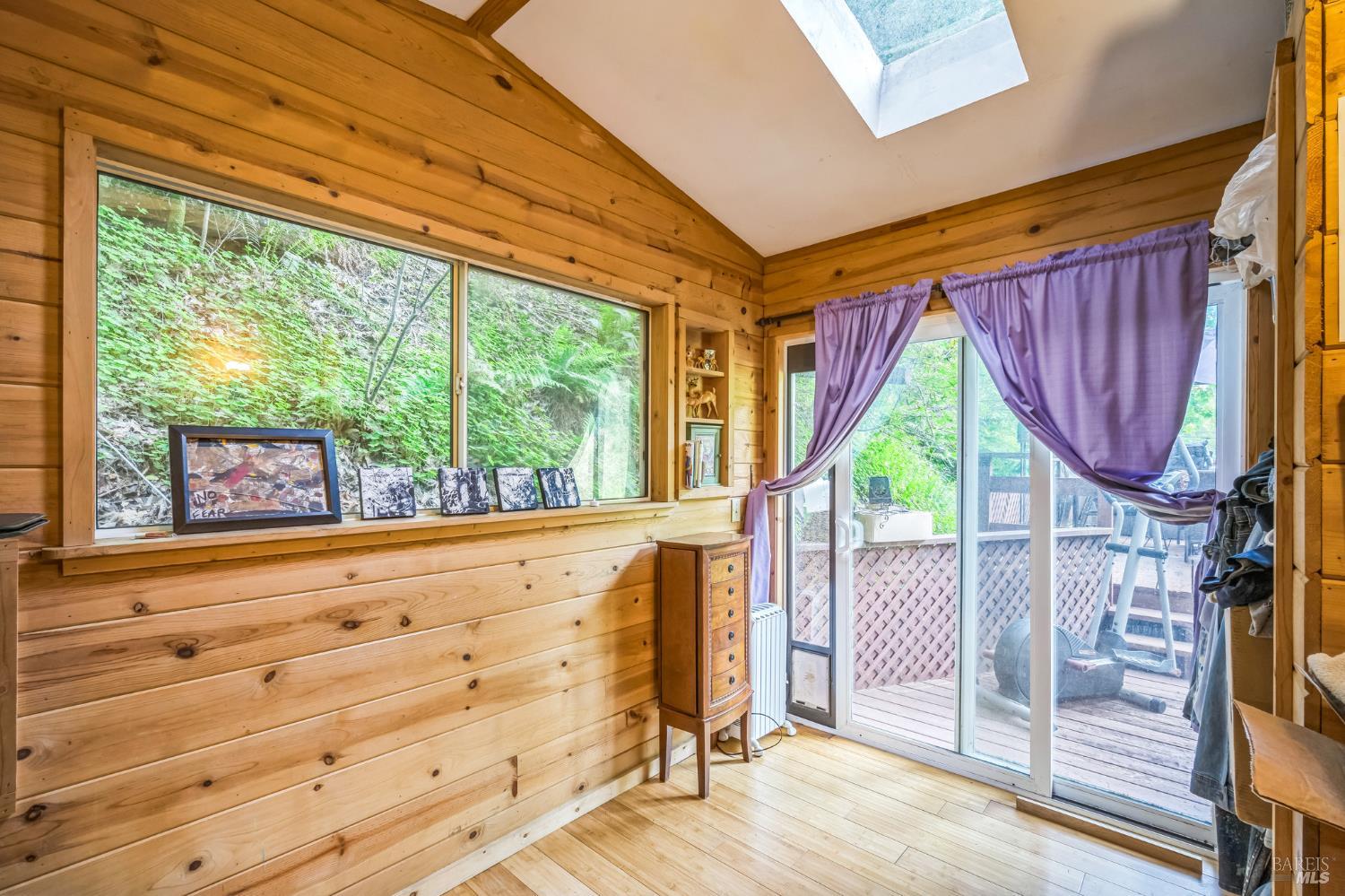 Detail Gallery Image 17 of 33 For 15910 E Austin Creek Rd, Cazadero,  CA 95421 - 2 Beds | 1 Baths