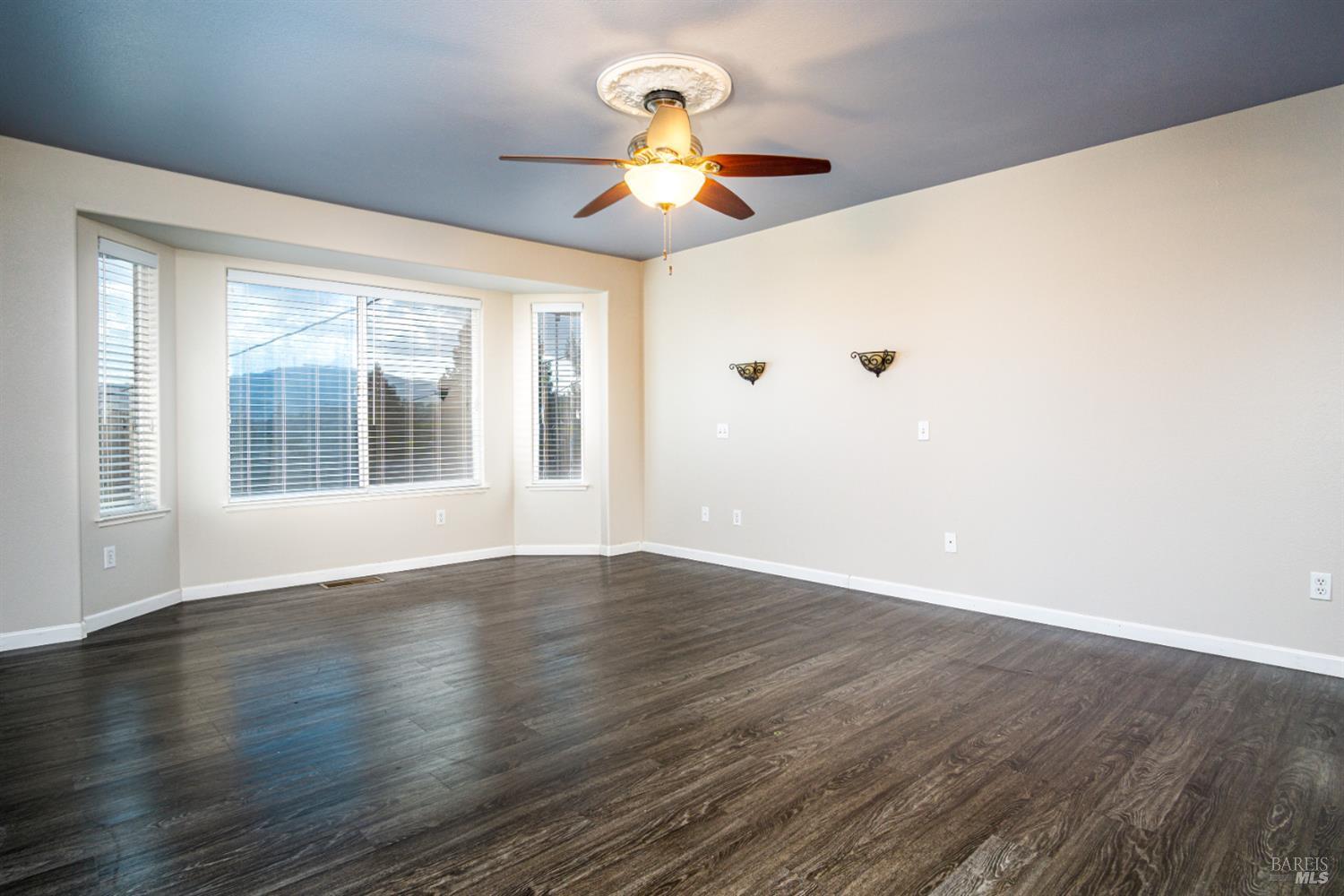 Detail Gallery Image 26 of 53 For 16544 Hacienda Ct, Hidden Valley Lake,  CA 95467 - 5 Beds | 3 Baths