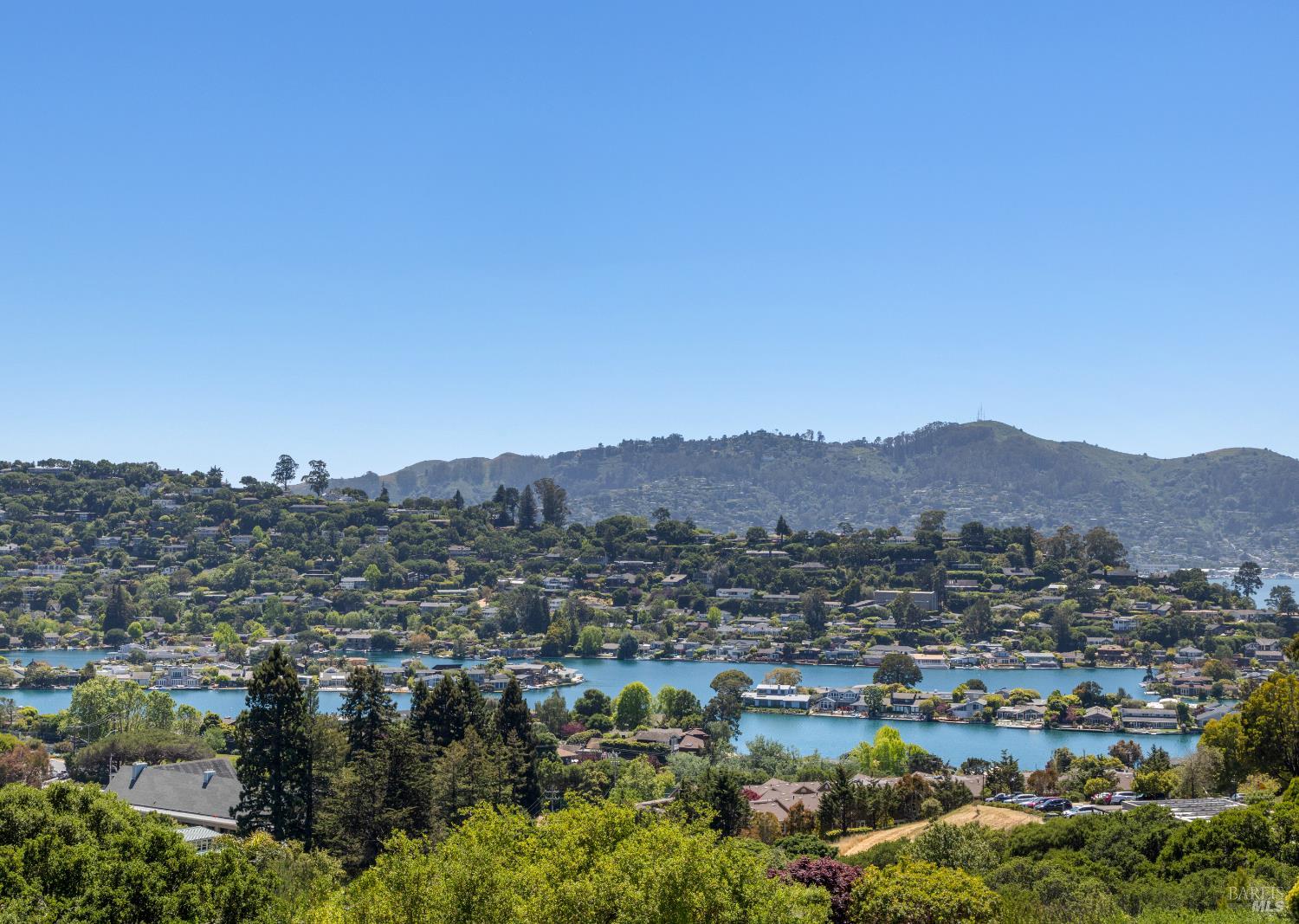 Detail Gallery Image 1 of 50 For 91 Round Hill Rd, Tiburon,  CA 94920 - 5 Beds | 4/1 Baths
