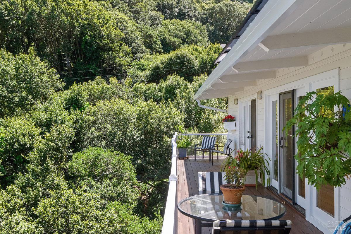 Detail Gallery Image 15 of 44 For 350 Sausalito Blvd, Sausalito,  CA 94965 - 4 Beds | 4/1 Baths