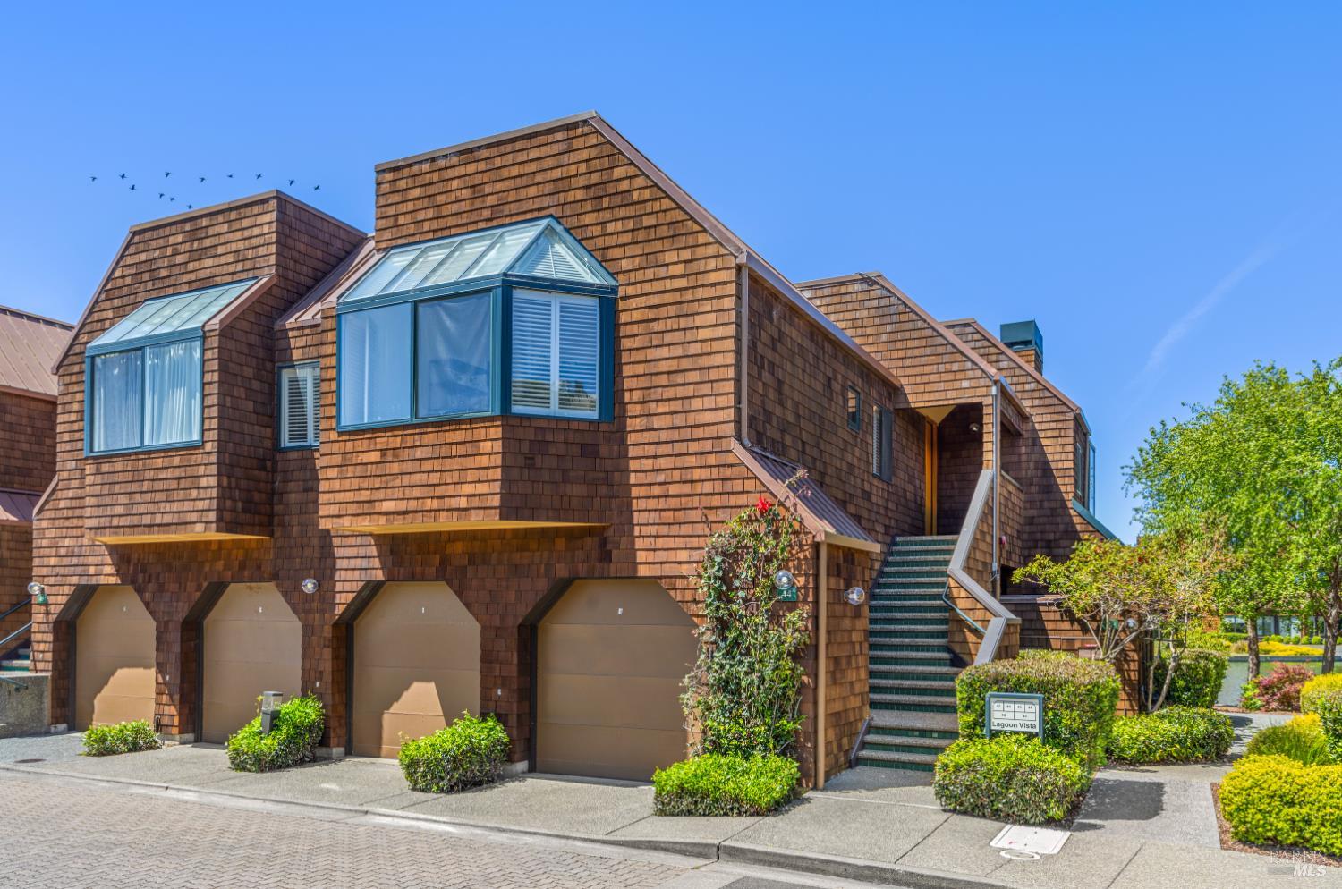 Detail Gallery Image 6 of 36 For 44 Lagoon Vis, Tiburon,  CA 94920 - 2 Beds | 2 Baths