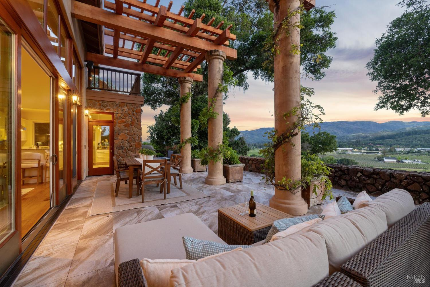 Detail Gallery Image 15 of 83 For 107 Knoll Ct, Saint Helena,  CA 94574 - 4 Beds | 3/1 Baths