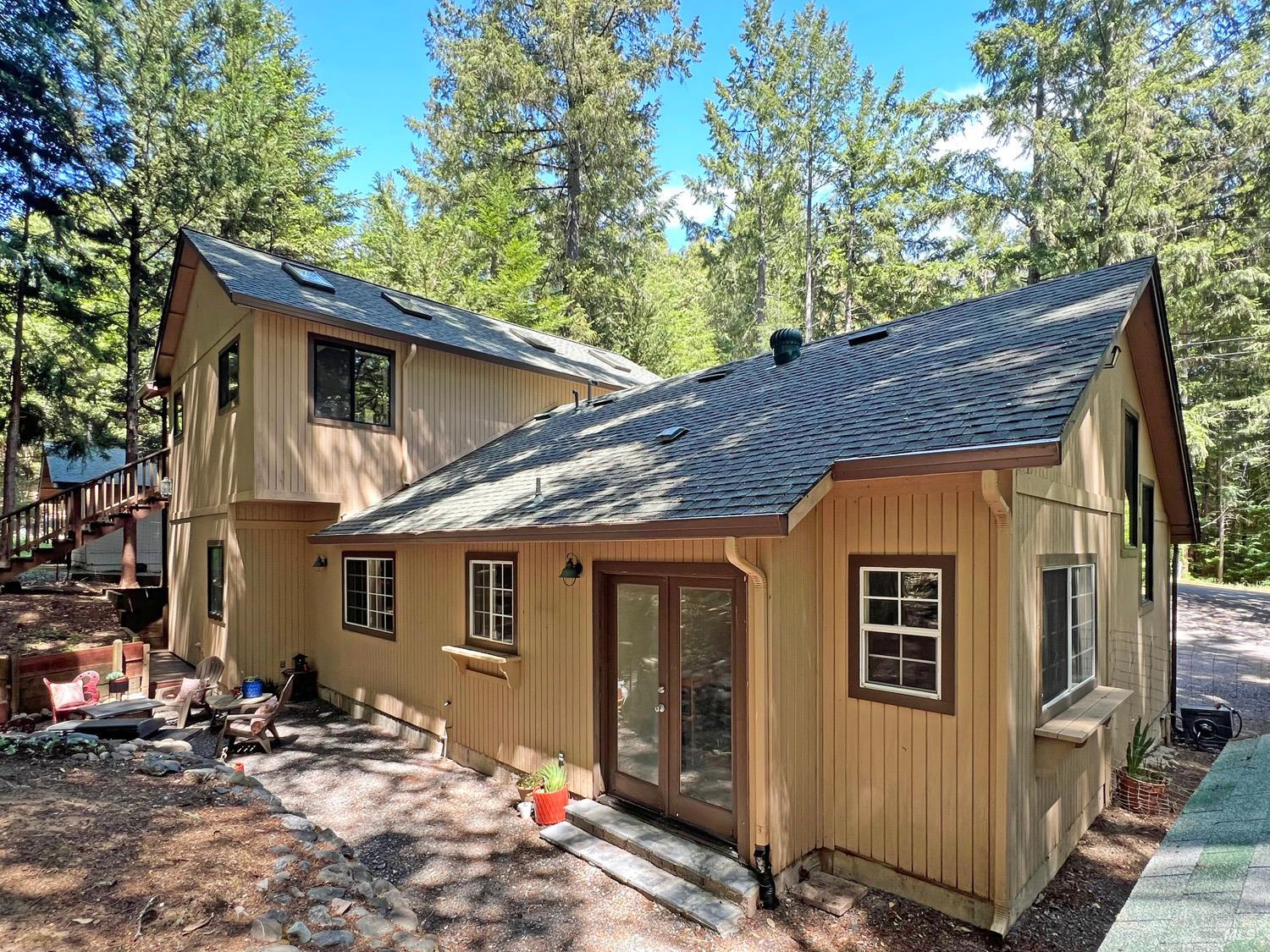 Detail Gallery Image 4 of 39 For 24034 Willow Ln, Willits,  CA 95490 - 3 Beds | 3 Baths