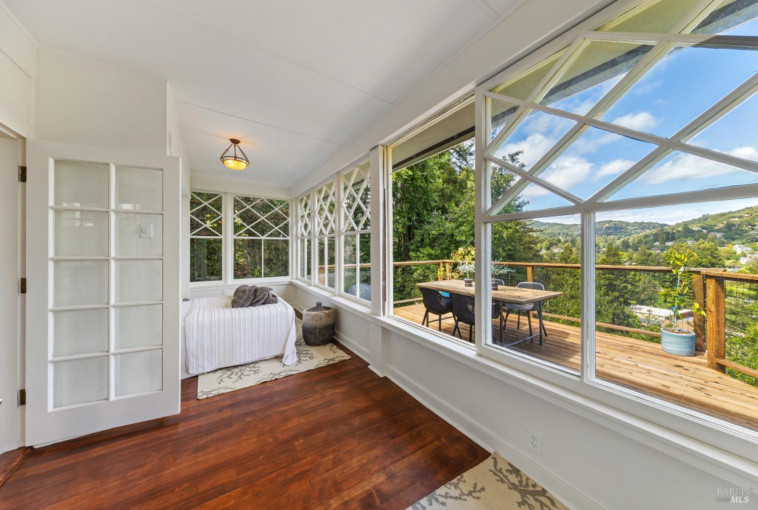 Detail Gallery Image 20 of 30 For 47 Woodside Ln, Mill Valley,  CA 94941 - 2 Beds | 2 Baths