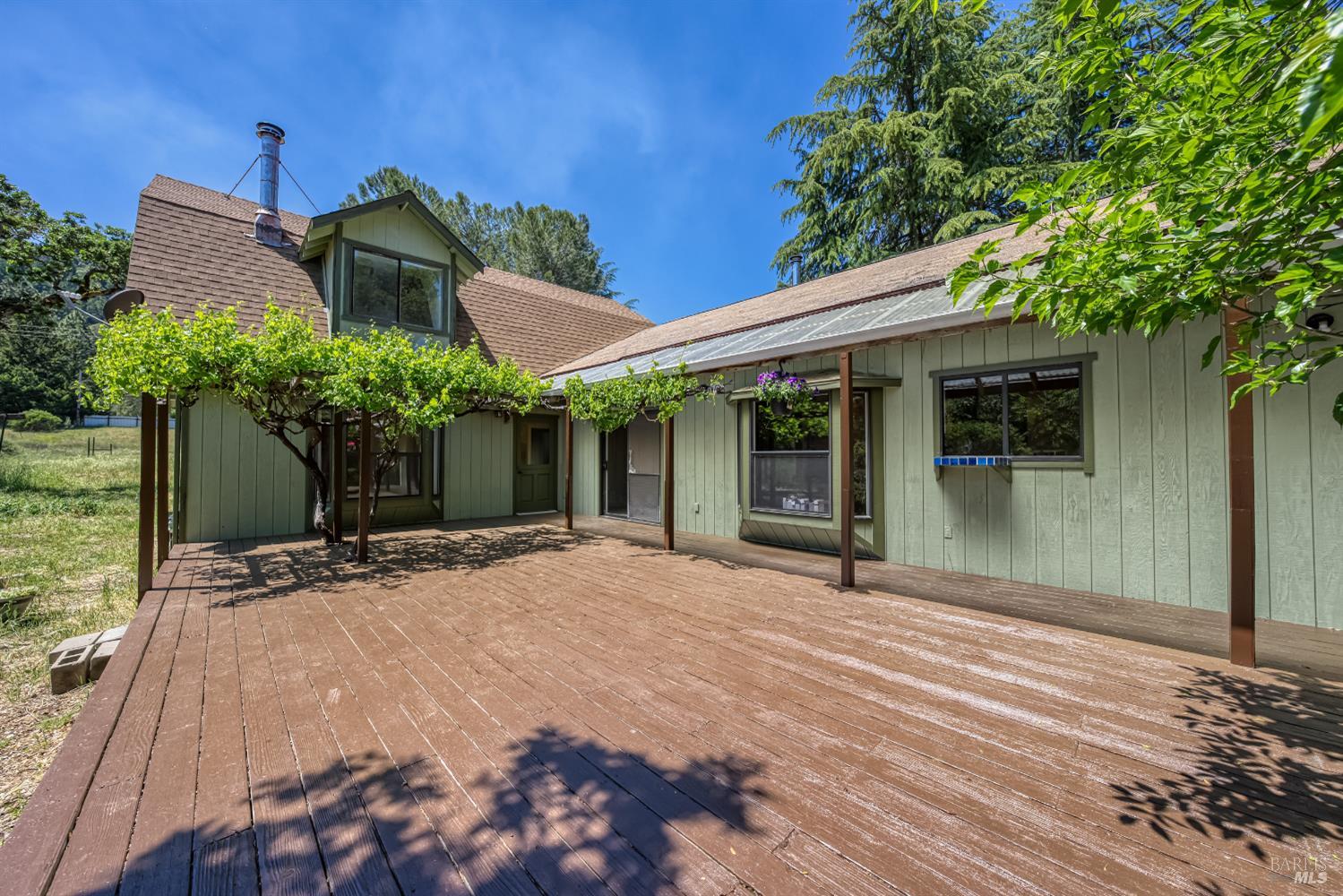 Detail Gallery Image 33 of 94 For 17651 Van Arsdale Rd, Potter Valley,  CA 95469 - 6 Beds | 5 Baths