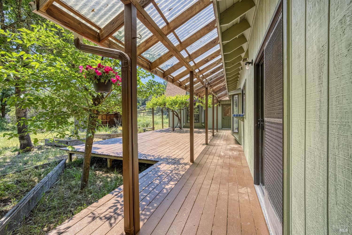 Detail Gallery Image 38 of 94 For 17651 Van Arsdale Rd, Potter Valley,  CA 95469 - 6 Beds | 5 Baths