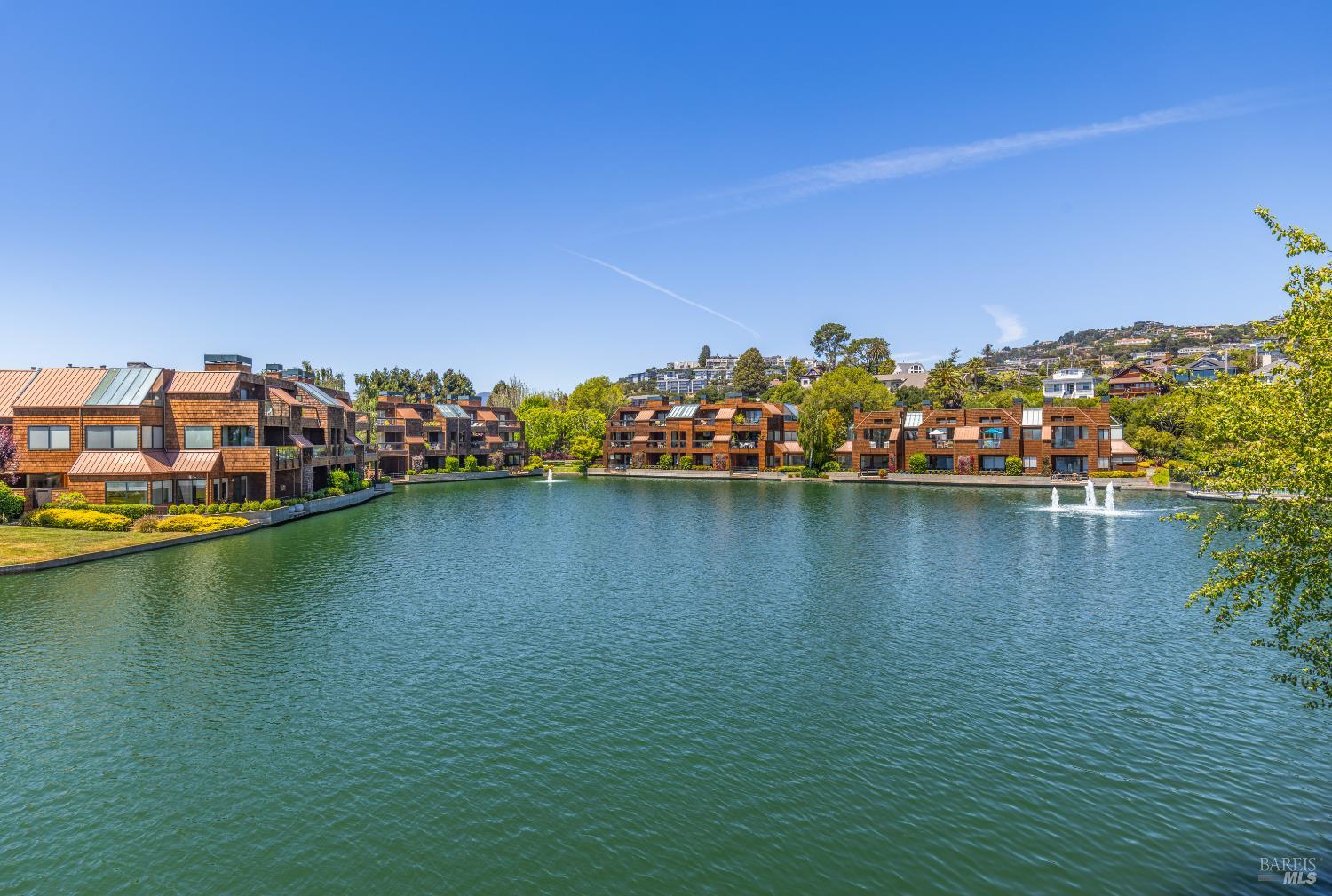 Detail Gallery Image 24 of 36 For 44 Lagoon Vis, Tiburon,  CA 94920 - 2 Beds | 2 Baths