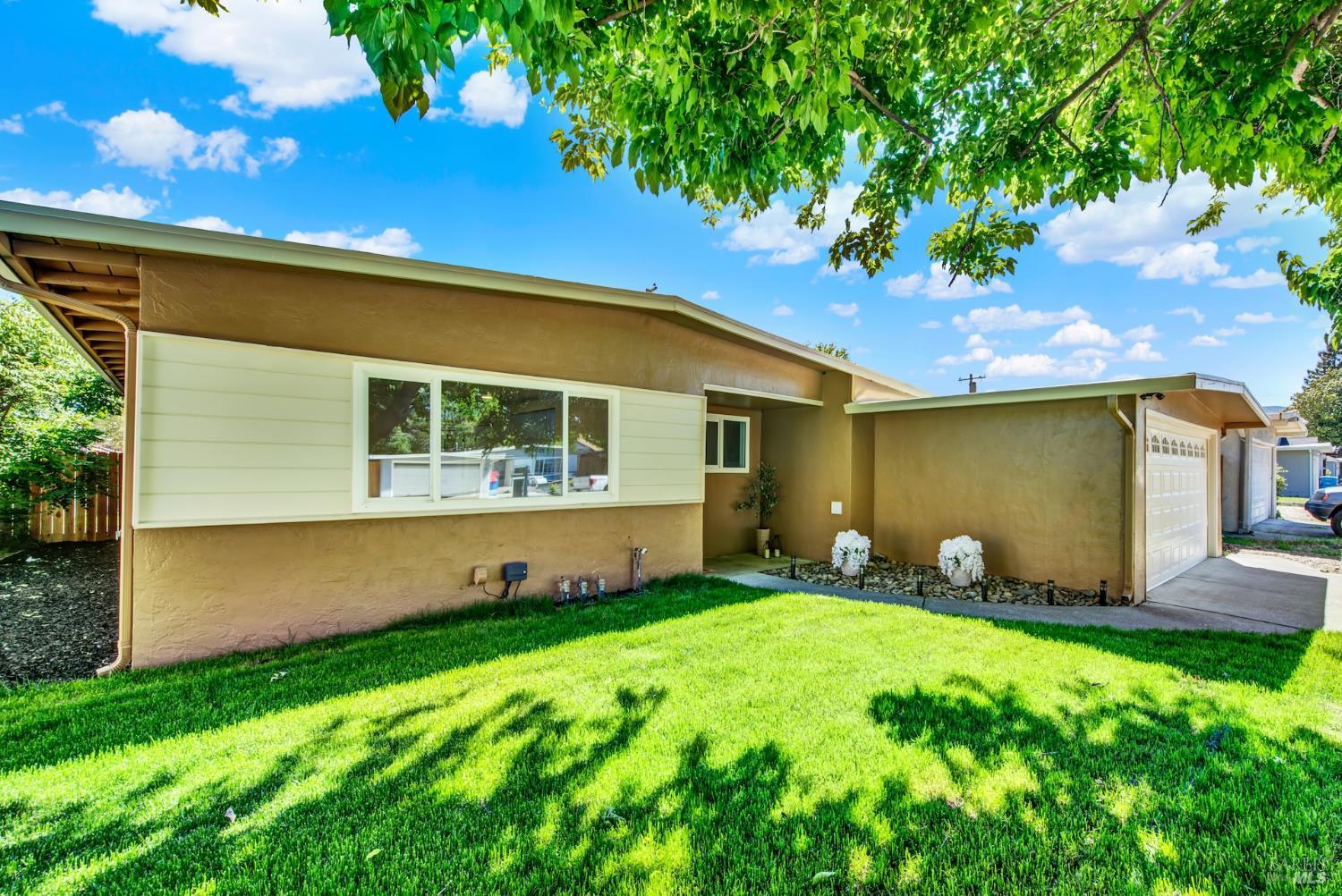 Detail Gallery Image 4 of 63 For 191 Juniper St, Vacaville,  CA 95688 - 3 Beds | 2 Baths
